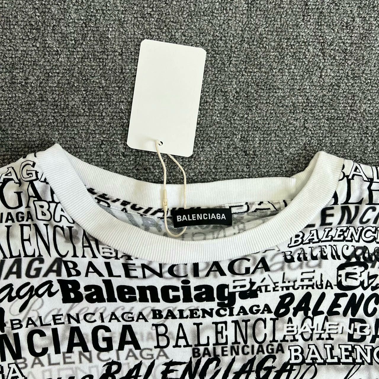 Balenciaga Balenciaga Graffiti Print Long Sleeve Sweatshirt - dmc Size US XS / EU 42 / 0 - 3 Thumbnail