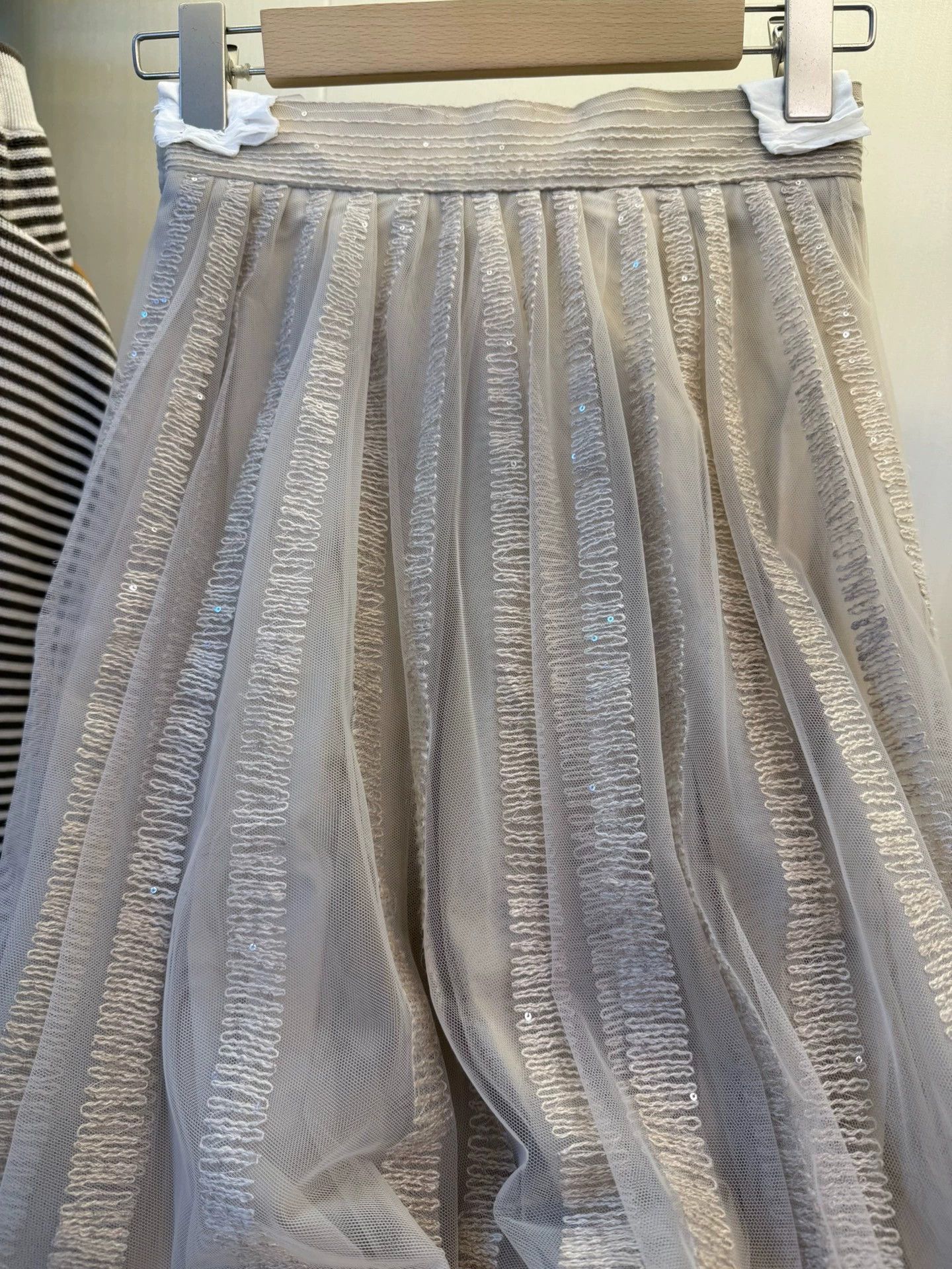 Brunello Cucinelli Brunello Cucinelli Sequin Midi Skirt - dmc Size US 36 / EU 52 - 4 Thumbnail