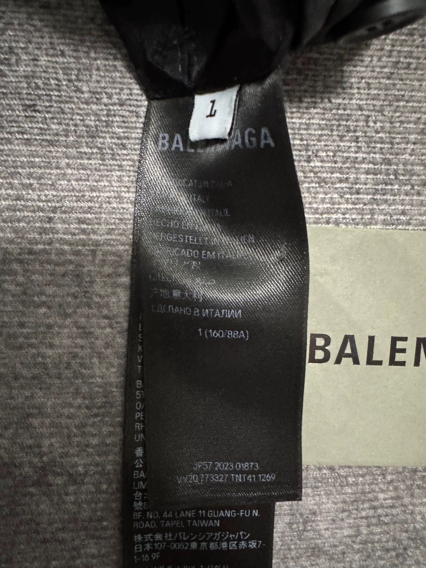Balenciaga Balenciaga 23 Runway Reversed Blazer Jacket - dmc Size US XS / EU 42 / 0 - 4 Thumbnail