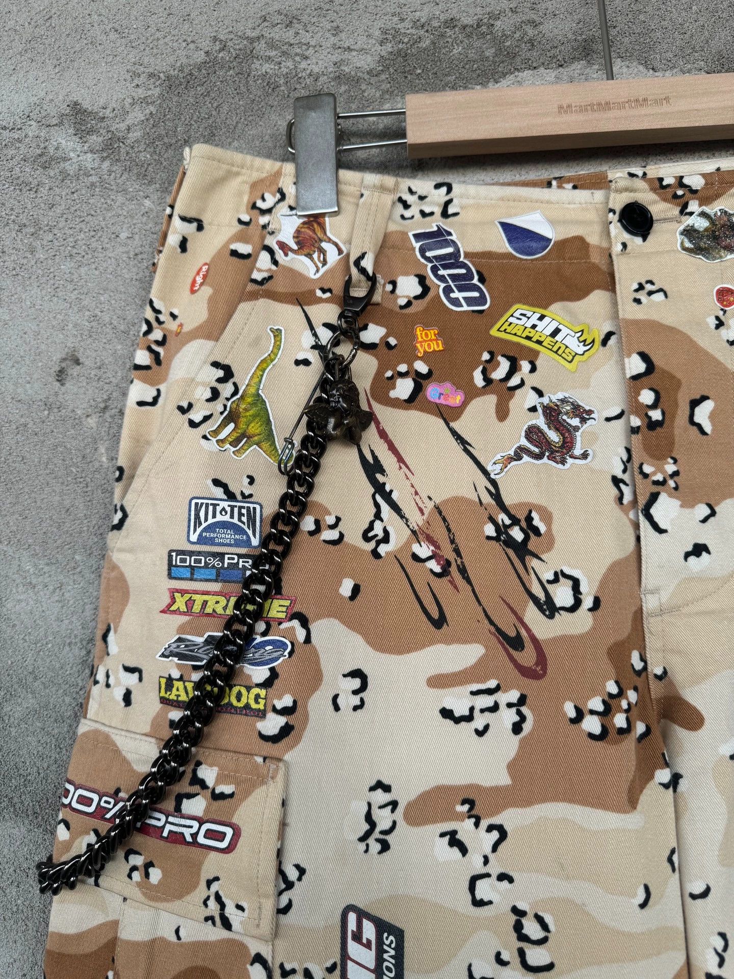 Vetements Vetements Camo Sticker Pants - dmc Size US 26 / EU 42 - 3 Thumbnail