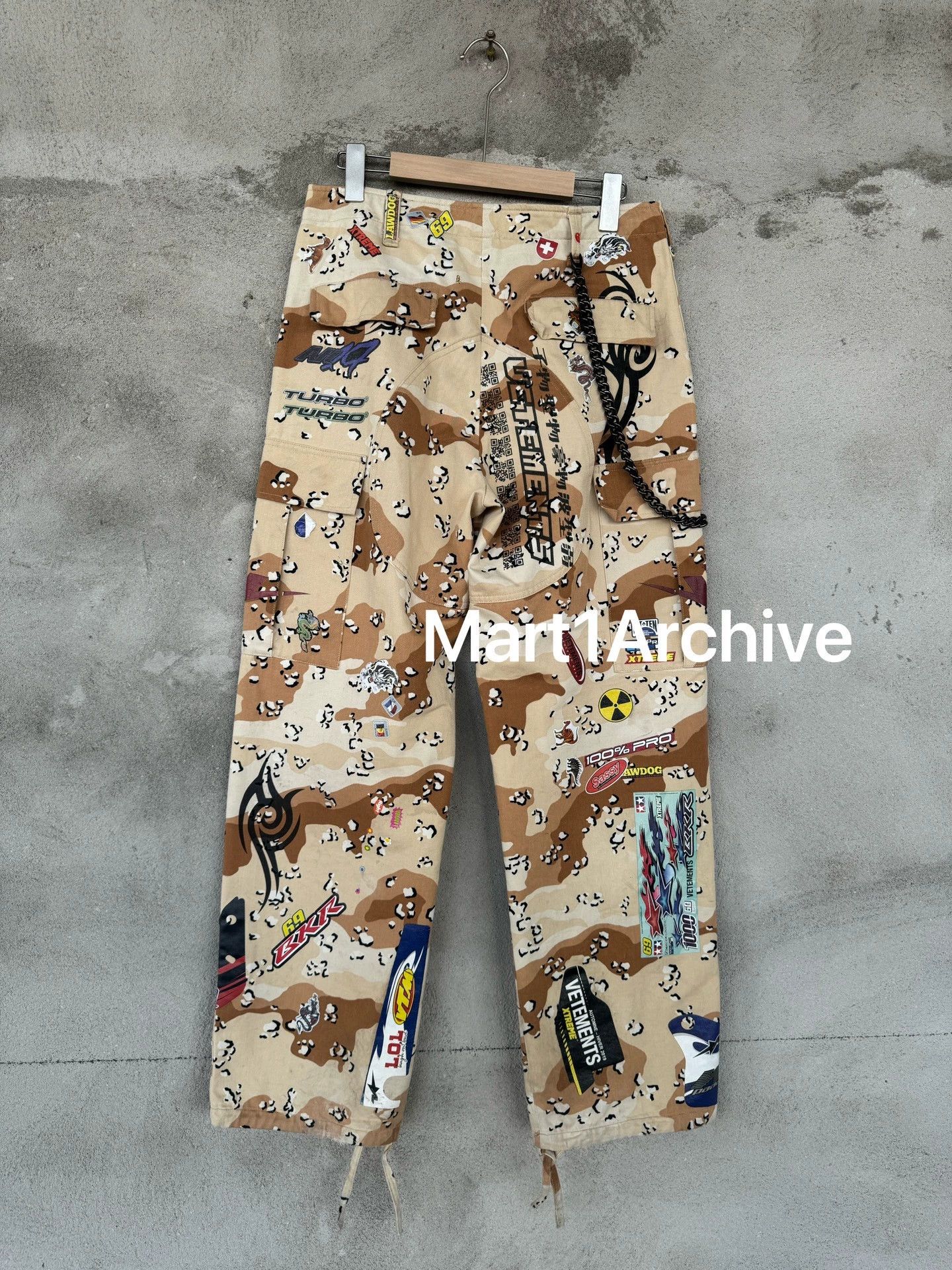 Vetements Vetements Camo Sticker Pants - dmc Size US 26 / EU 42 - 2 Thumbnail