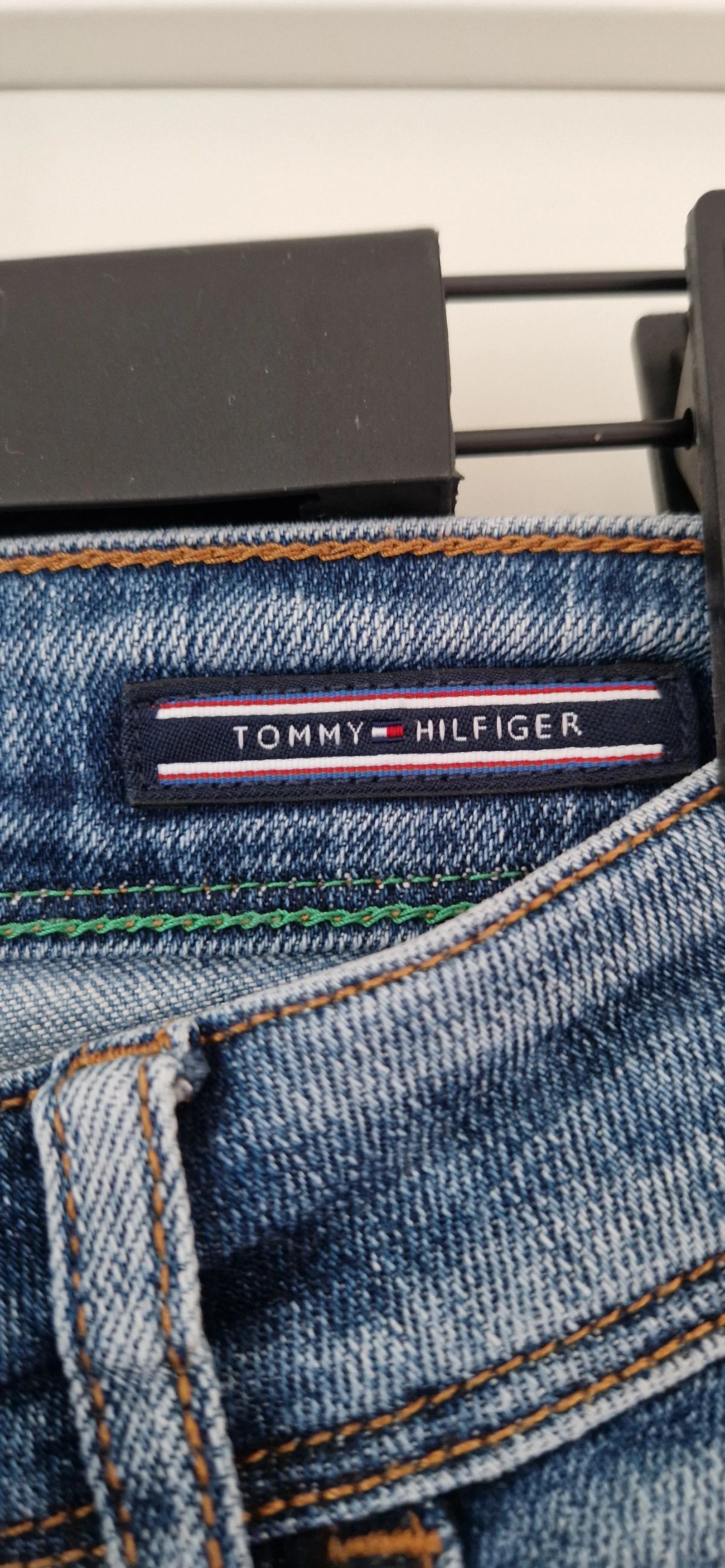 Tommy Hilfiger Tommy Hilfiger Jeans Size 28" / US 6 / IT 42 - 2 Thumbnail