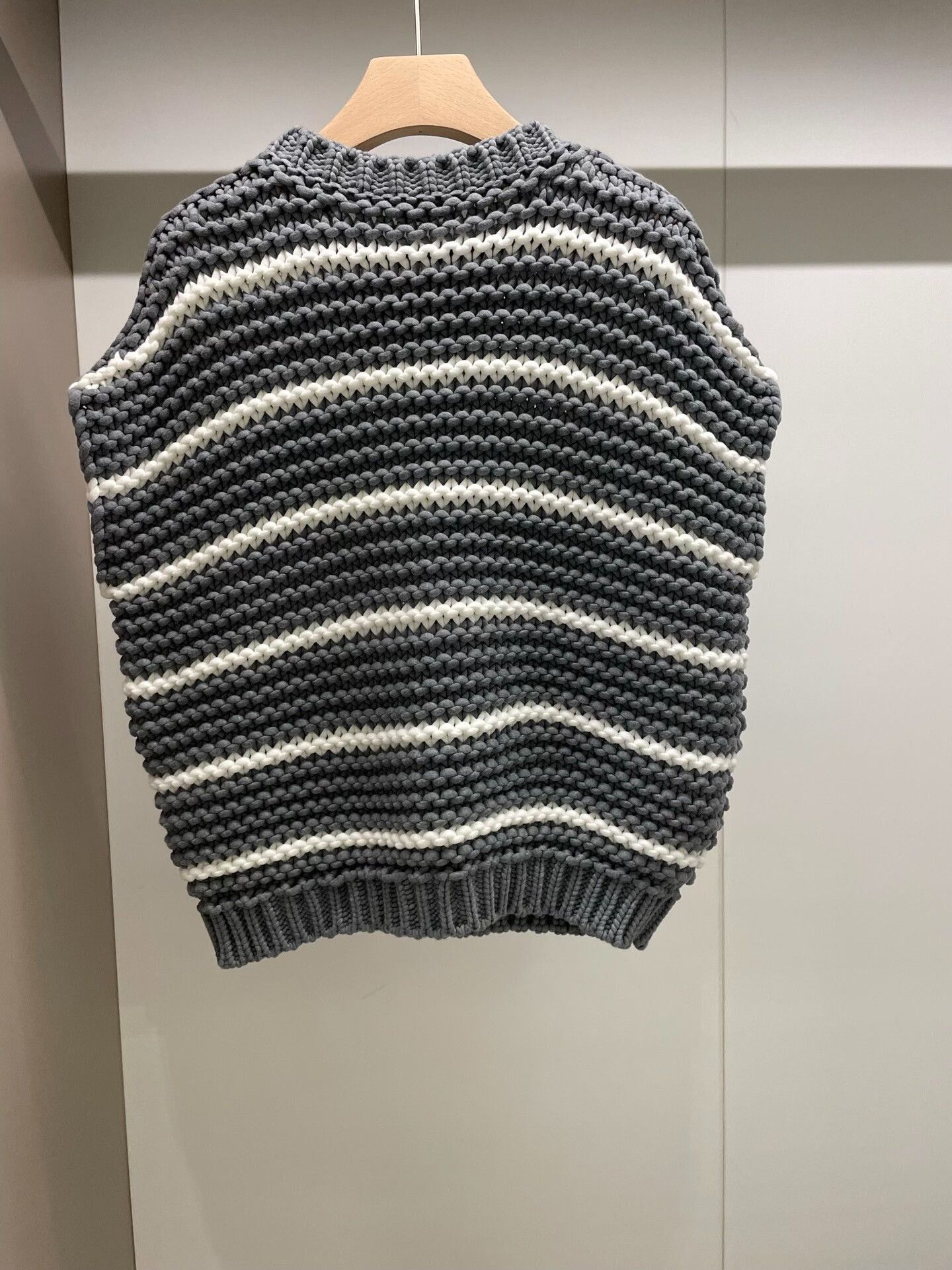 Brunello Cucinelli Brunello Cucinelli Gray Stripe Vest M - dmc Size US M / EU 48-50 / 2 - 2 Thumbnail