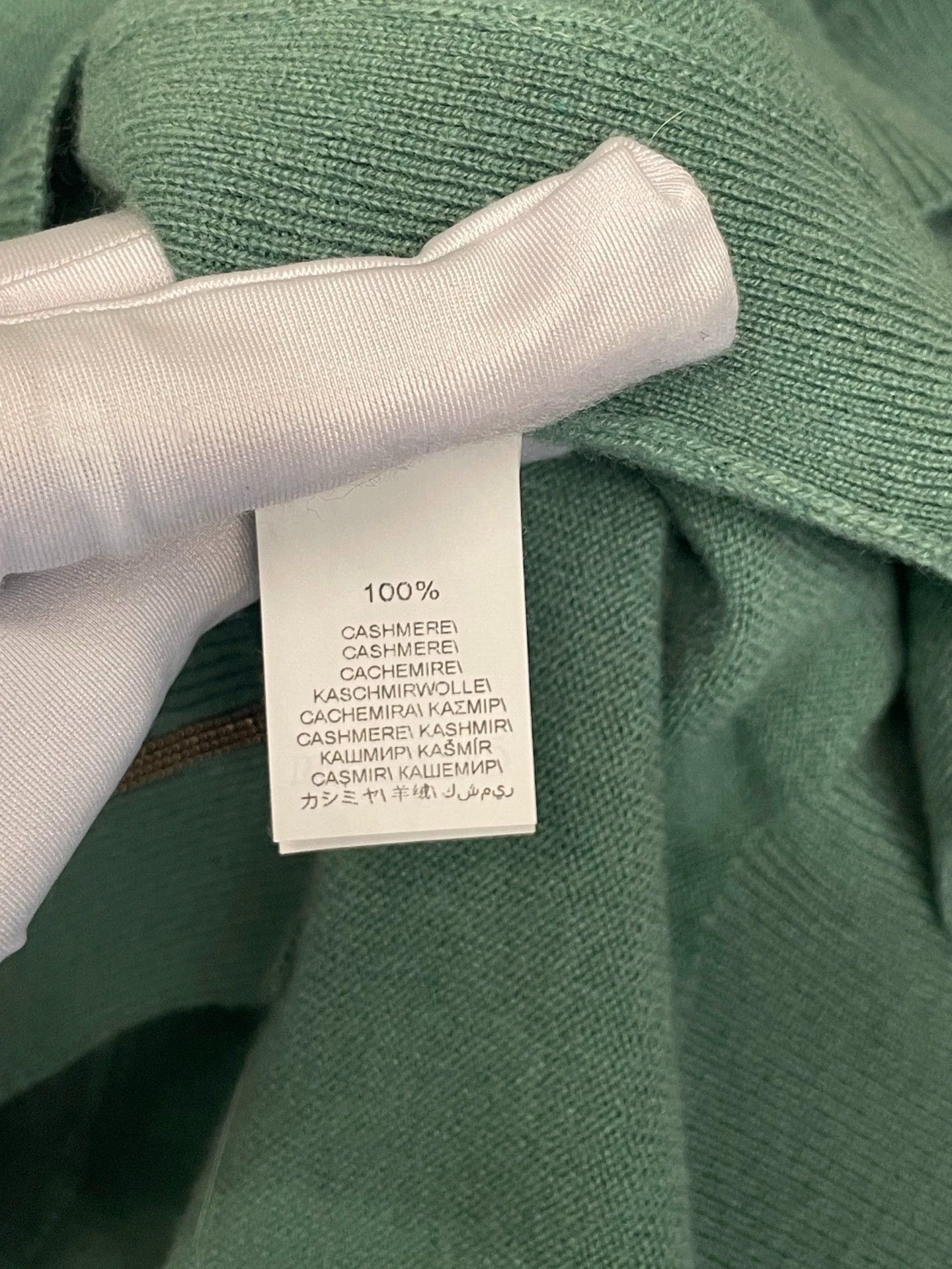Brunello Cucinelli Brunello Cucinelli Green Beaded V-Neck Cashmere Sweater M - dmc Size US M / EU 48-50 / 2 - 6 Thumbnail