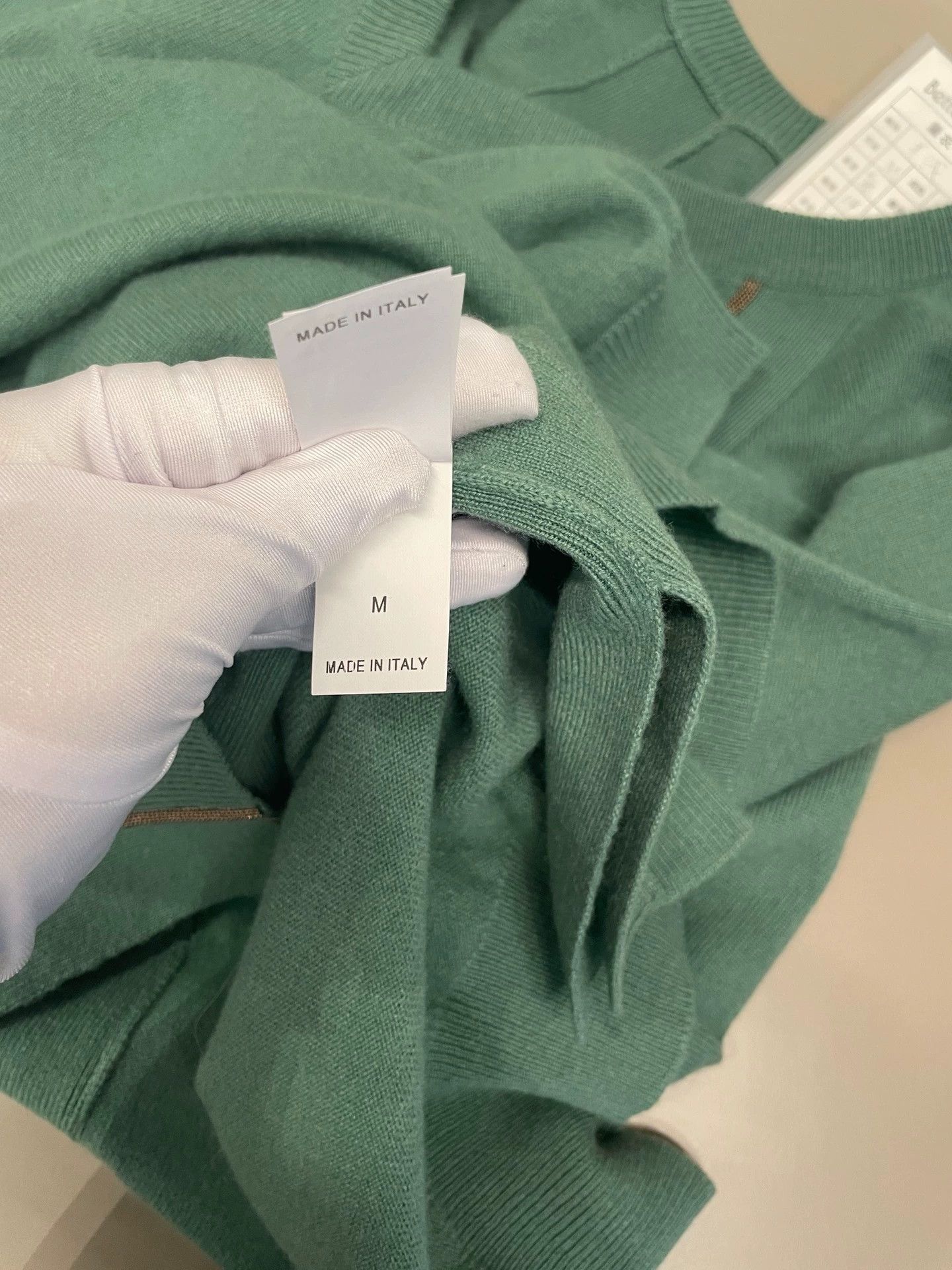 Brunello Cucinelli Brunello Cucinelli Green Beaded V-Neck Cashmere Sweater M - dmc Size US M / EU 48-50 / 2 - 7 Thumbnail