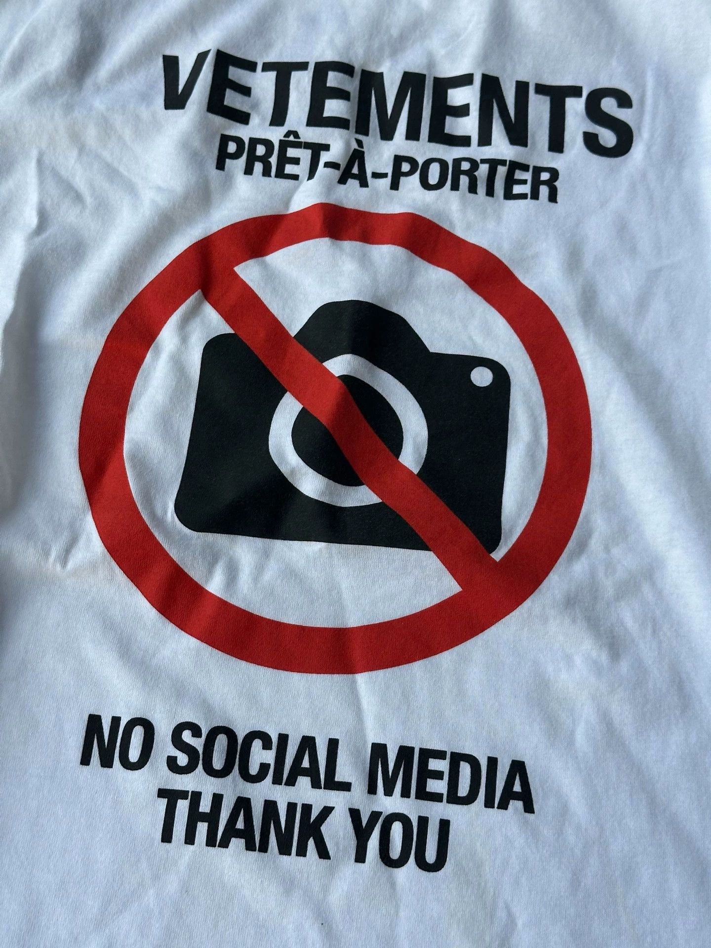 Vetements VETEMENTS No Photography Short Sleeve Tee - dmc Size US S / EU 44-46 / 1 - 2 Thumbnail