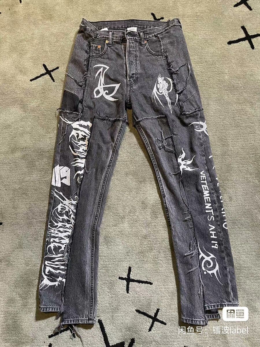 Vetements Vetements x Levi's Tattoo Patchwork Jeans - dmc Size US 29 - 2 Thumbnail