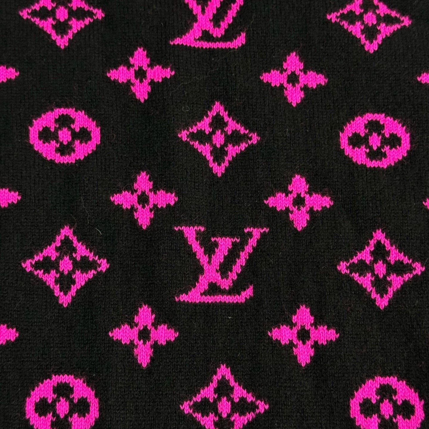 Louis Vuitton LV Black Pink Print Cashmere Sweater M - dmc Size US M / EU 48-50 / 2 - 7 Thumbnail