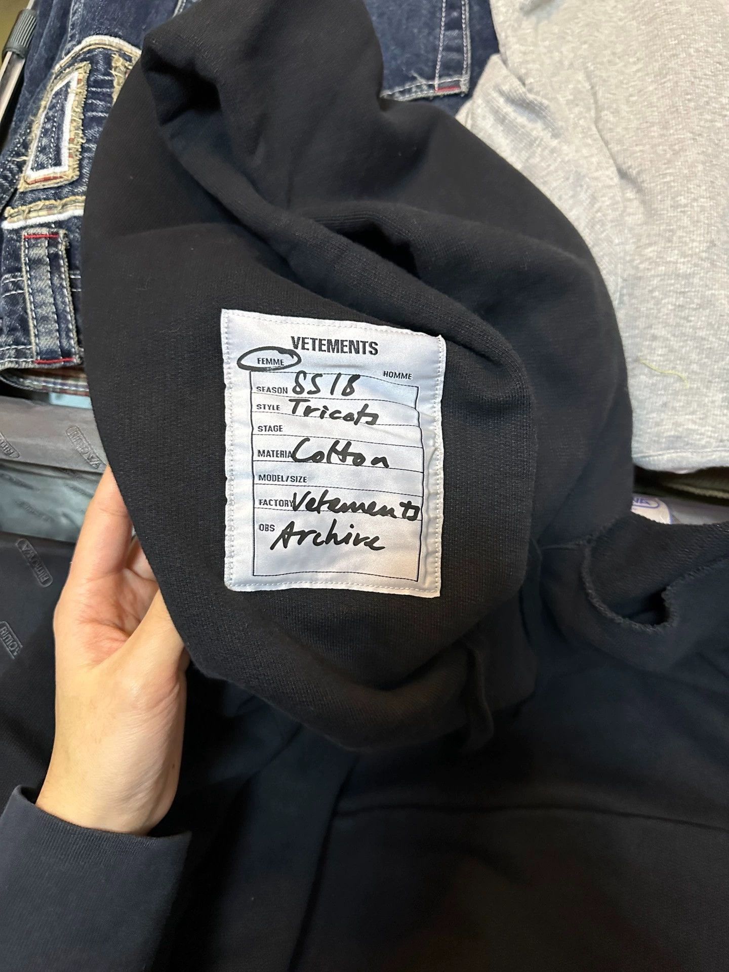 Vetements Vetements SS18 Cold Shoulder Hoodie - dmc Size US M / EU 48-50 / 2 - 4 Thumbnail