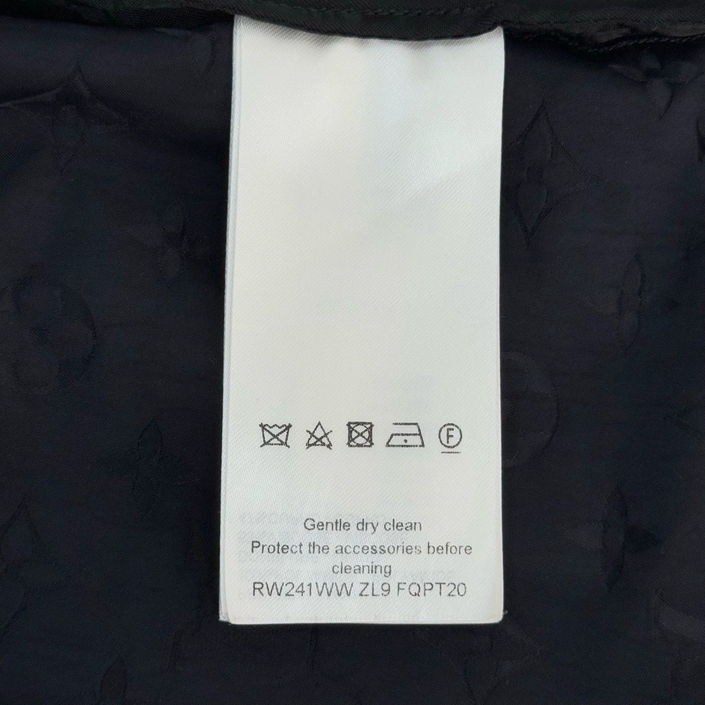 Louis Vuitton Louis Vuitton Black Logo Nylon Pants - dmc Size US 34 / EU 50 - 6 Thumbnail