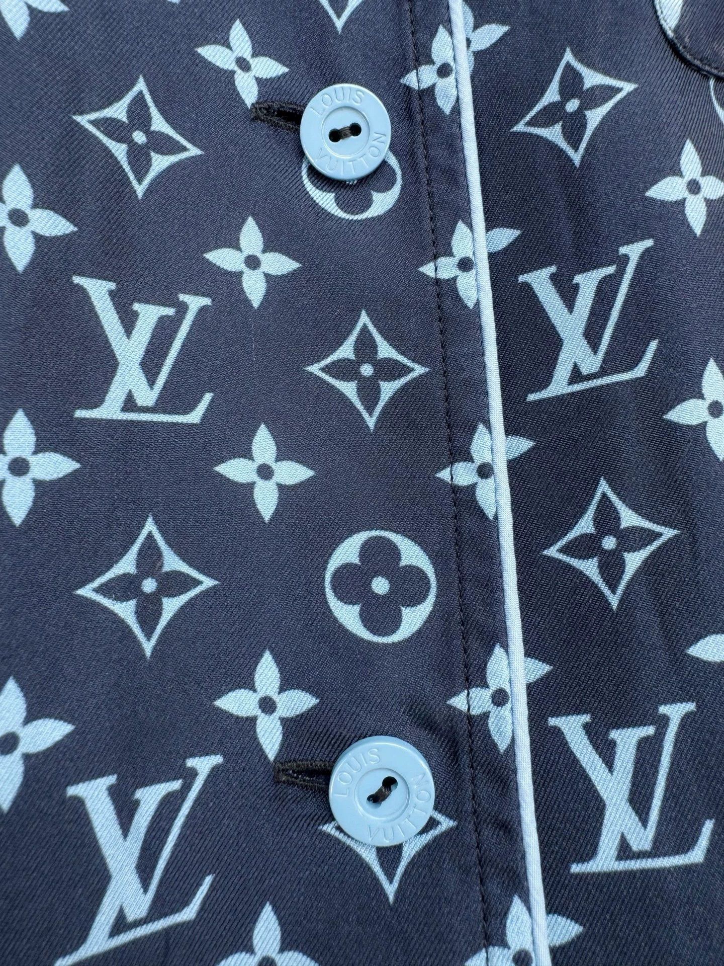 Louis Vuitton Louis Vuitton Monogram Silk Shirt - dmc Size US S / EU 44-46 / 1 - 4 Thumbnail