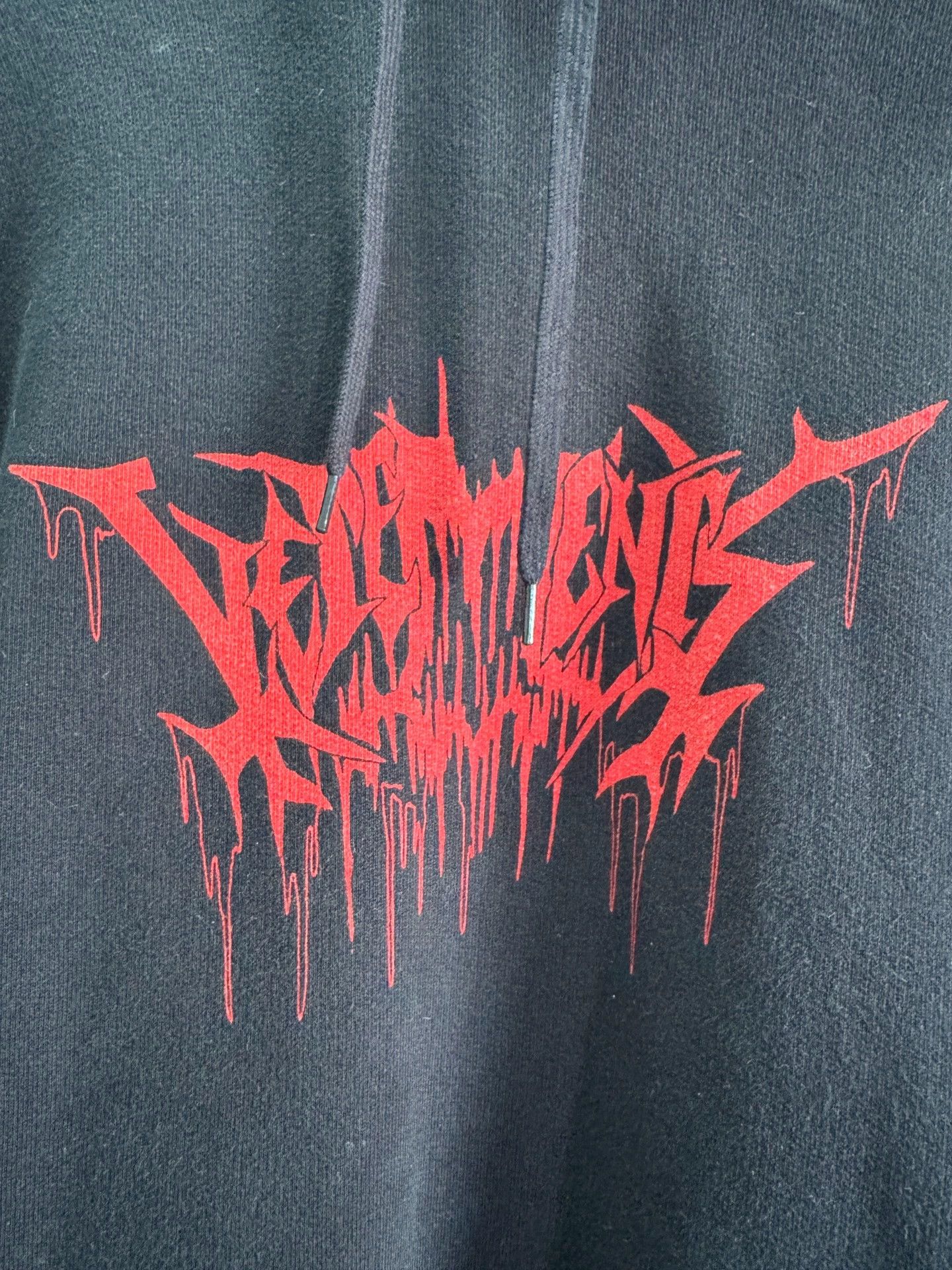 Vetements Vetements 18SS Blood Droplet Sanskrit Hoodie - dmc Size US M / EU 48-50 / 2 - 2 Thumbnail