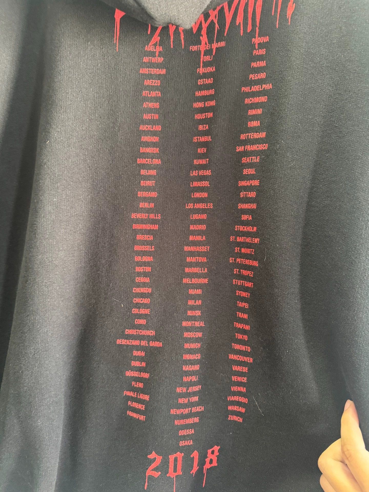 Vetements Vetements 18SS Blood Droplet Sanskrit Hoodie - dmc Size US M / EU 48-50 / 2 - 4 Thumbnail