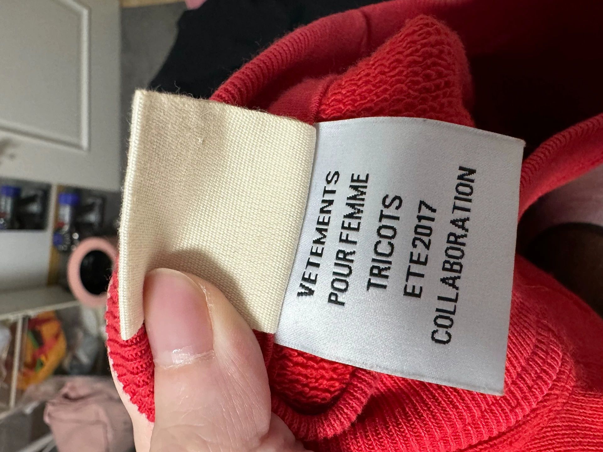 Vetements Vetements 17ss Red Distressed Sleeve Sweatshirt - dmc Size US XS / EU 42 / 0 - 4 Thumbnail