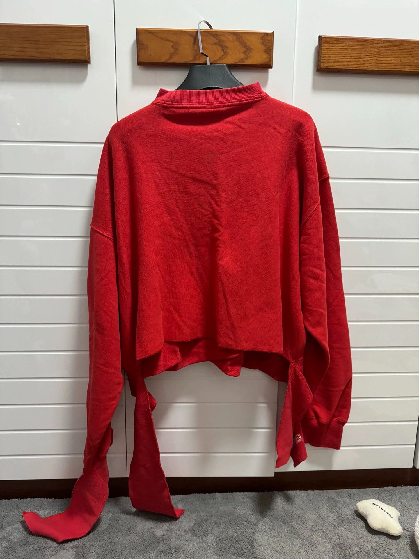 Vetements Vetements 17ss Red Distressed Sleeve Sweatshirt - dmc Size US XS / EU 42 / 0 - 2 Thumbnail