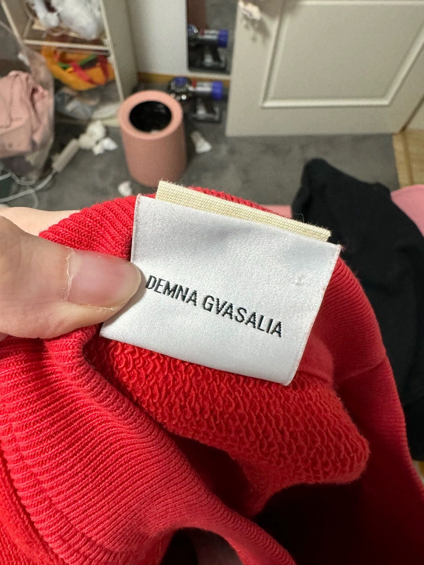 Vetements Vetements 17ss Red Distressed Sleeve Sweatshirt - dmc Size US XS / EU 42 / 0 - 5 Thumbnail