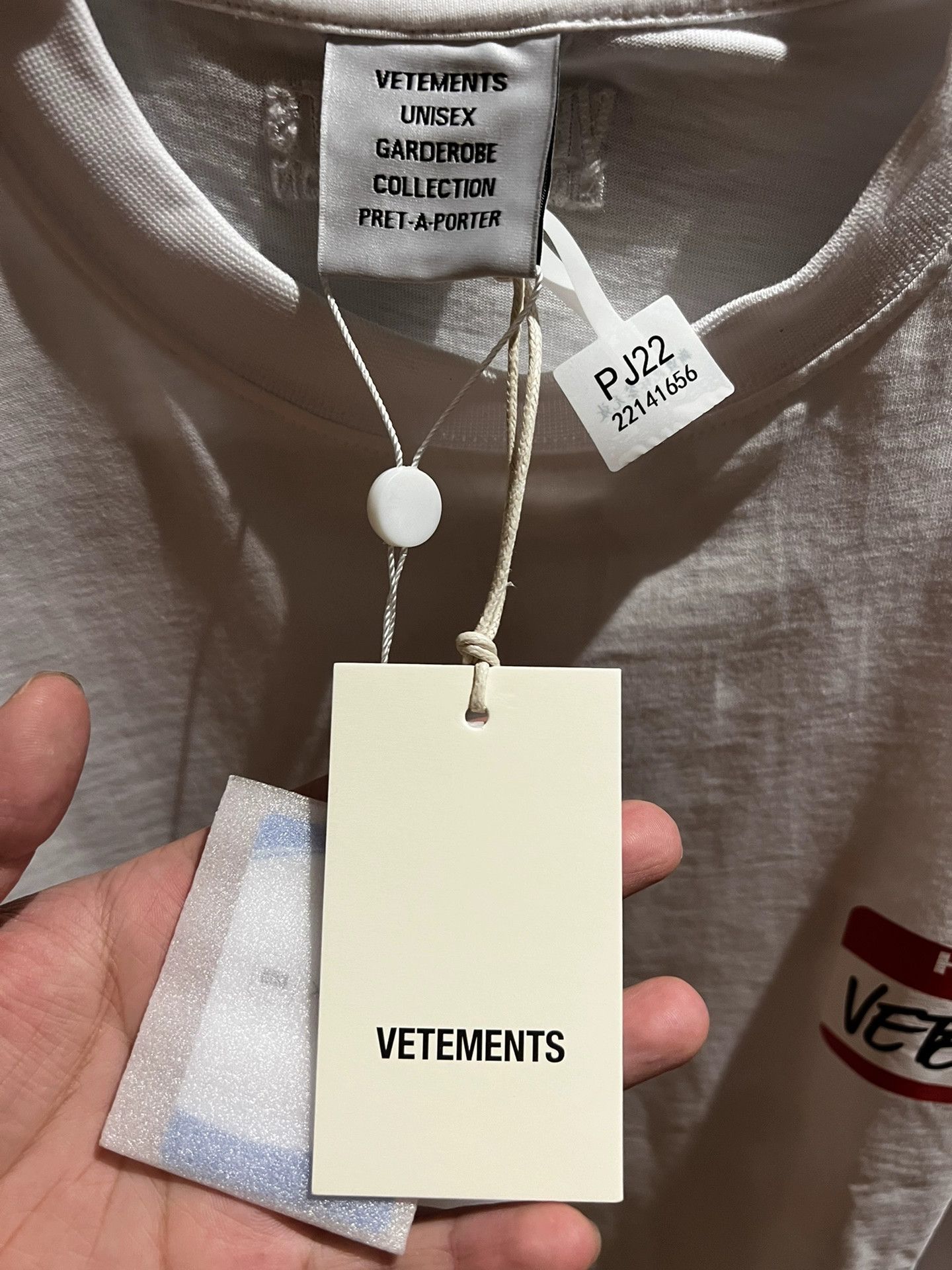 Vetements VETEMENTS Oversize Size S T-shirt - dmc Size US S / EU 44-46 / 1 - 6 Thumbnail