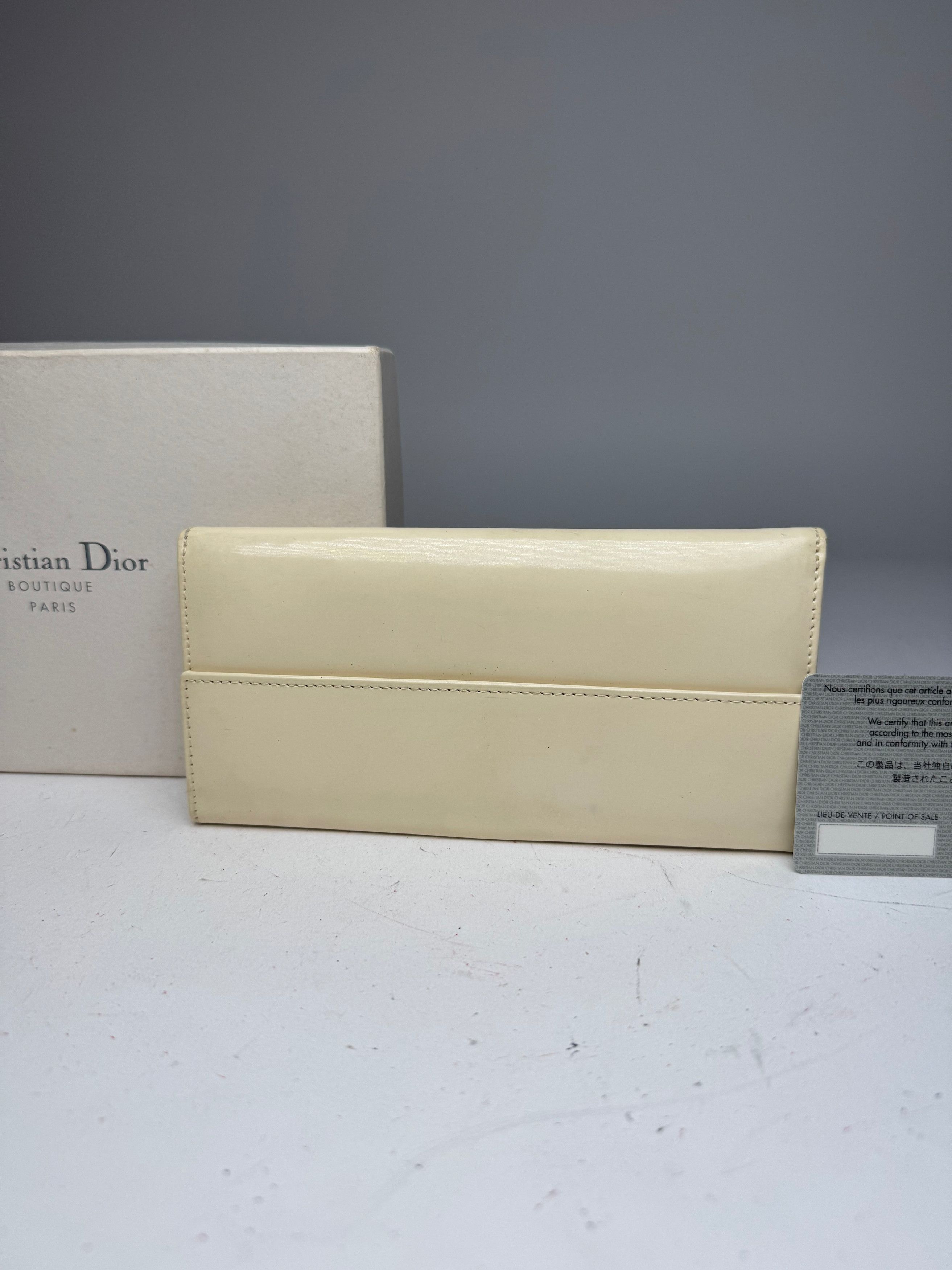 Dior Vintage Patent Leather Wallet White Size ONE SIZE - 10 Thumbnail