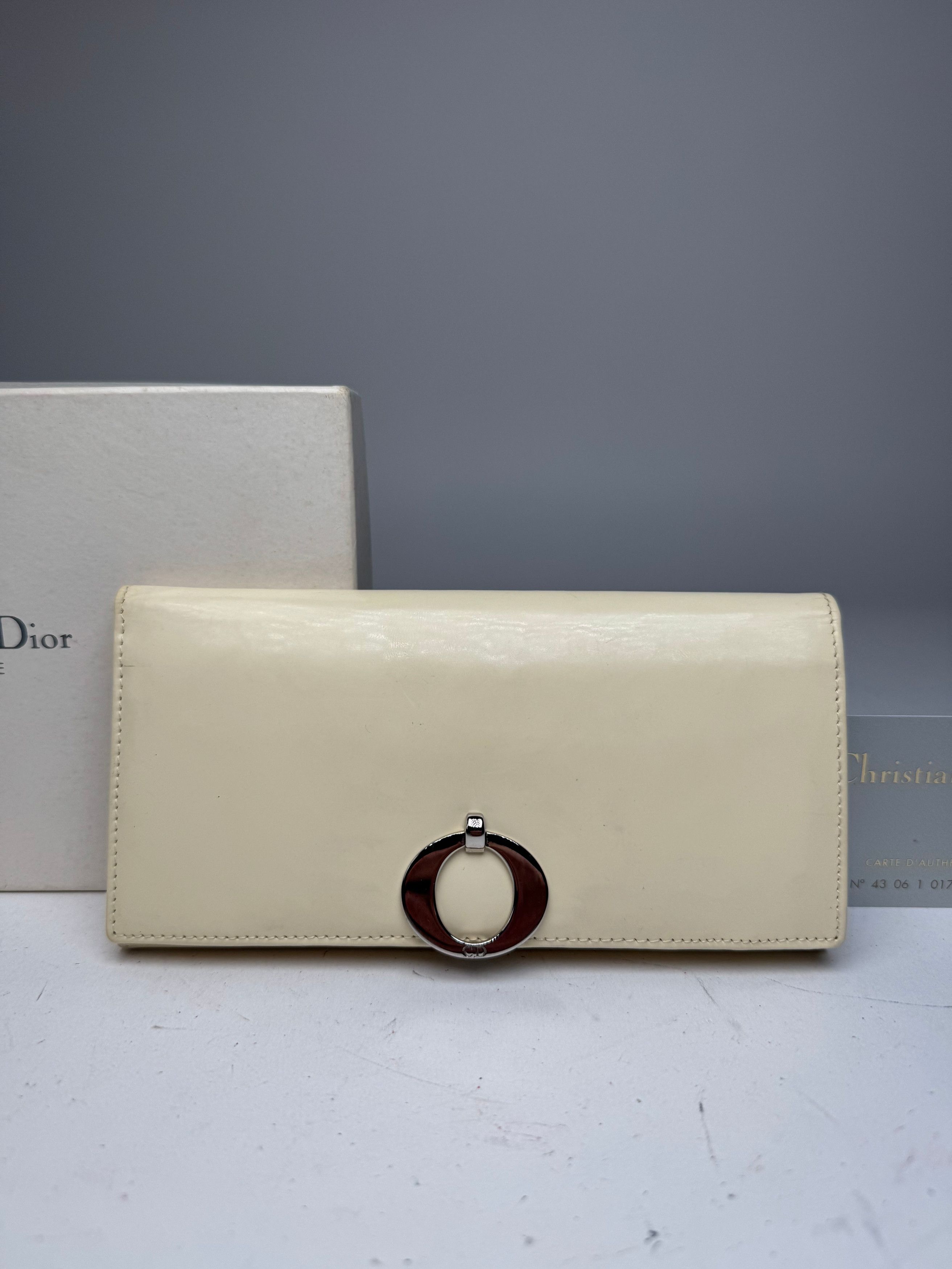 Dior Vintage Patent Leather Wallet White Size ONE SIZE - 9 Thumbnail