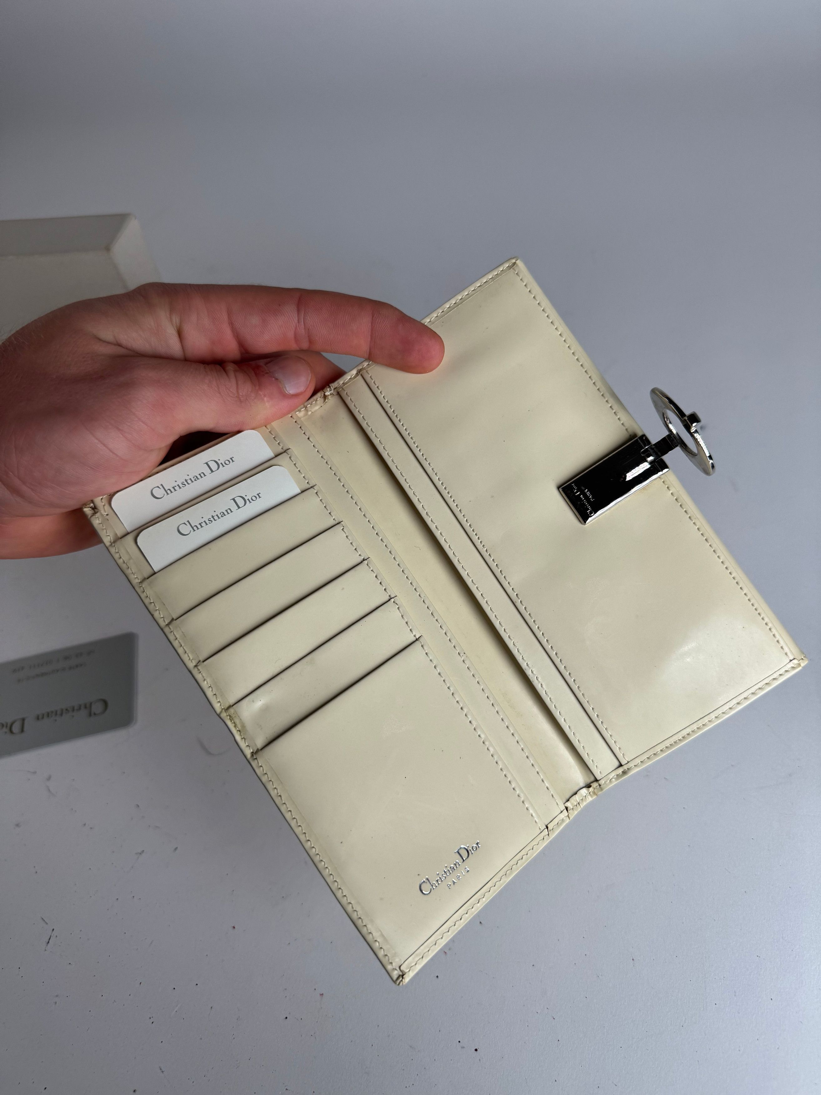 Dior Vintage Patent Leather Wallet White Size ONE SIZE - 3 Thumbnail