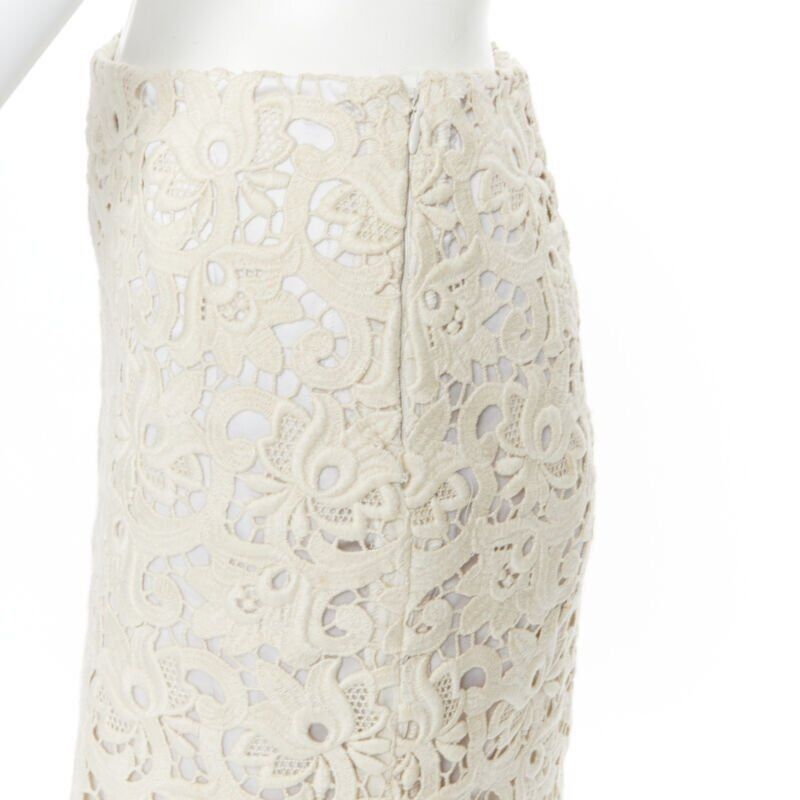 Michael Kors MICHAEL KORS COLLECTION beige embroidered lace fited skirt US2 26" Size 27" / US 4 / IT 40 - 8 Thumbnail