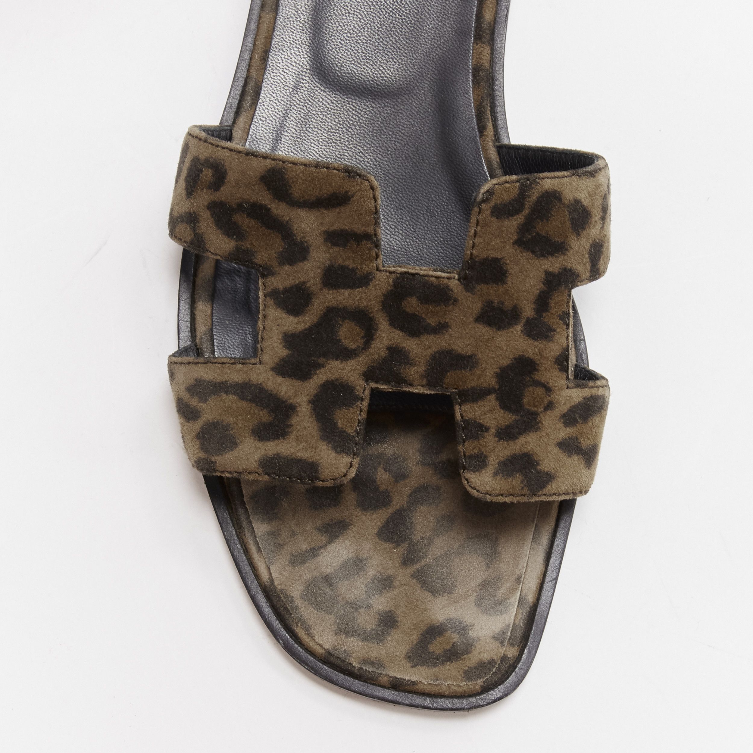 Hermes HERMES Oran H logo signature brown leopard print leather sandals EU37 Size US 7 / IT 37 - 6 Thumbnail