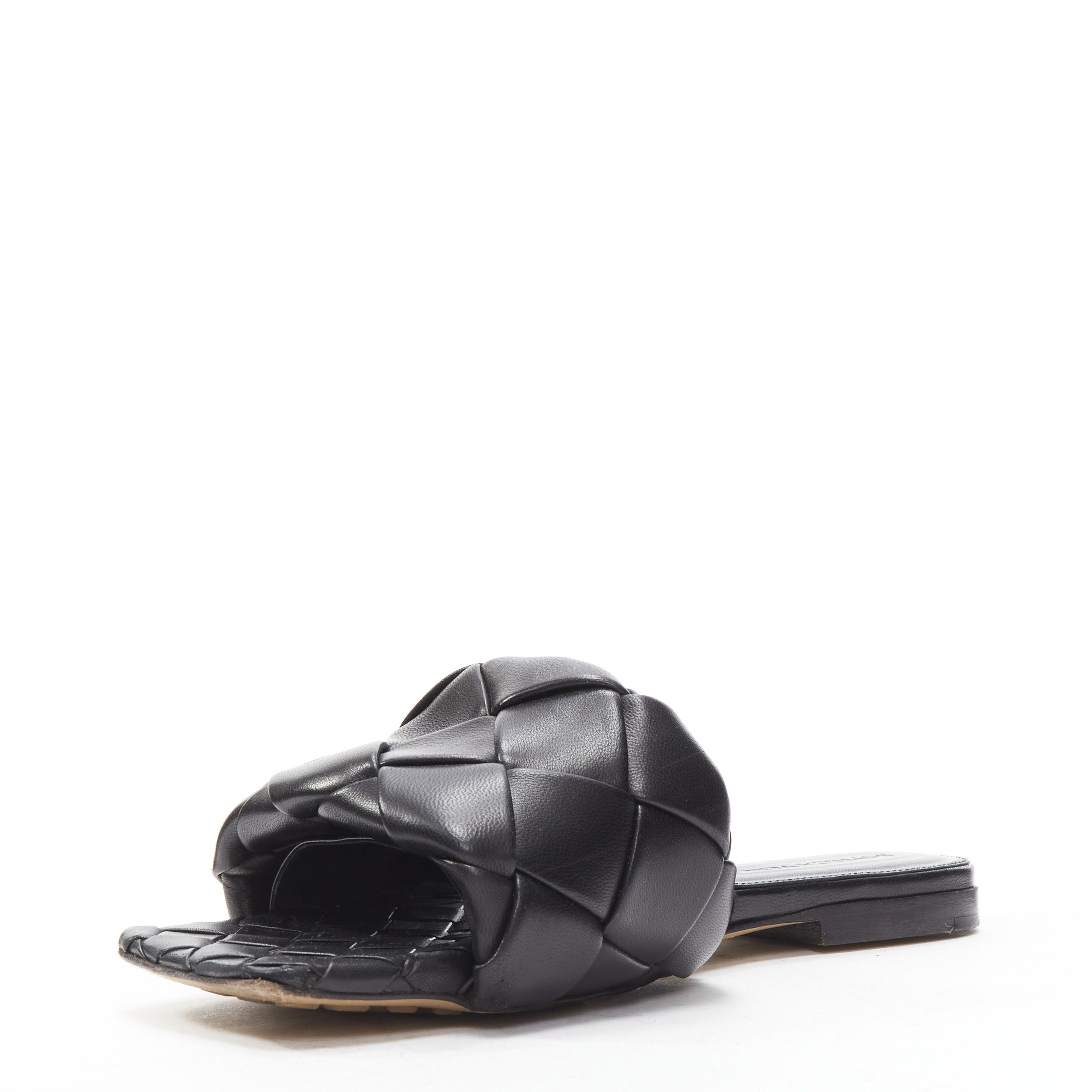 Bottega Veneta BOTTEGA VENETA Lido black intrecciato maxi woven leather padded flat sandals EU37 Size US 7 / IT 37 - 3 Thumbnail