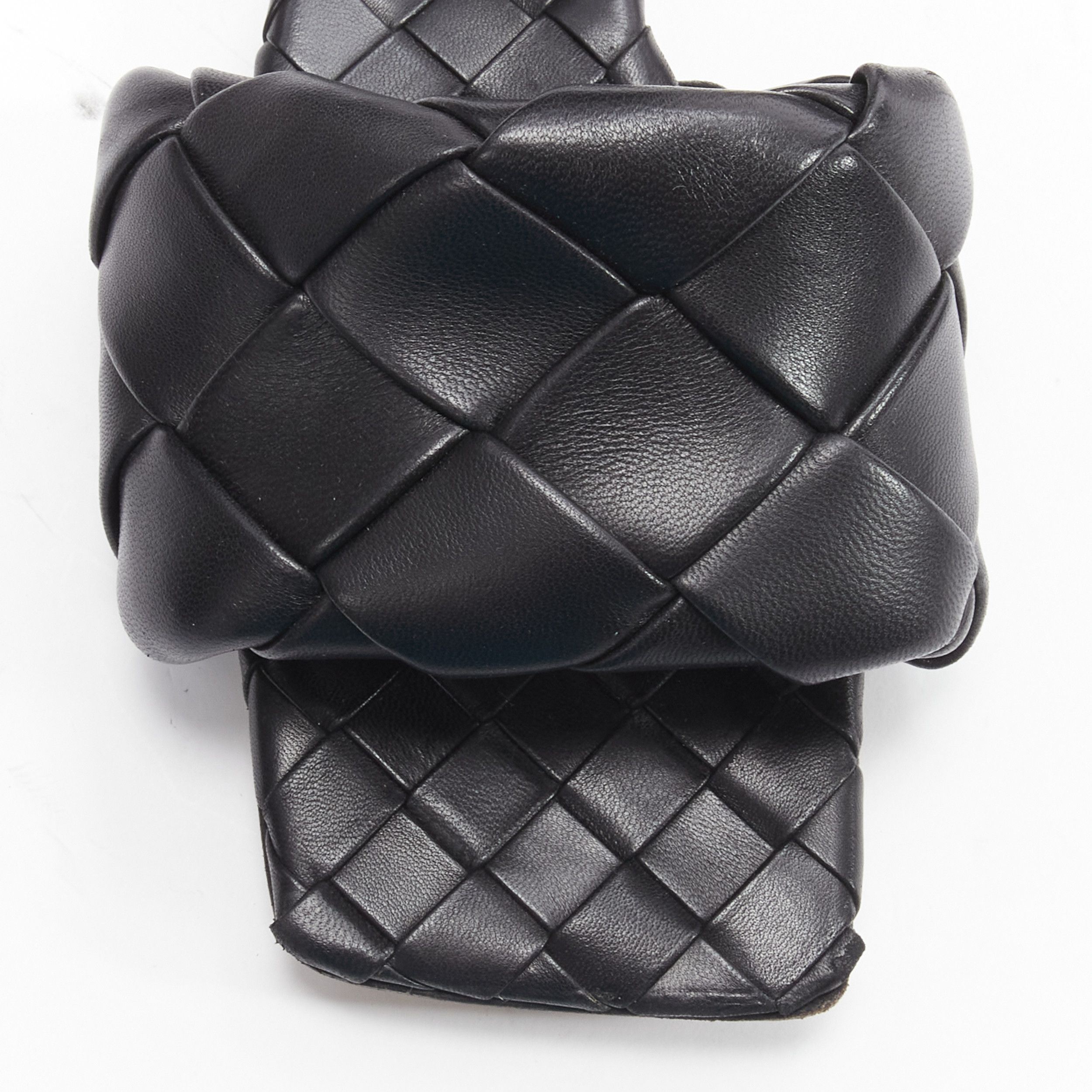 Bottega Veneta BOTTEGA VENETA Lido black intrecciato maxi woven leather padded flat sandals EU37 Size US 7 / IT 37 - 5 Thumbnail