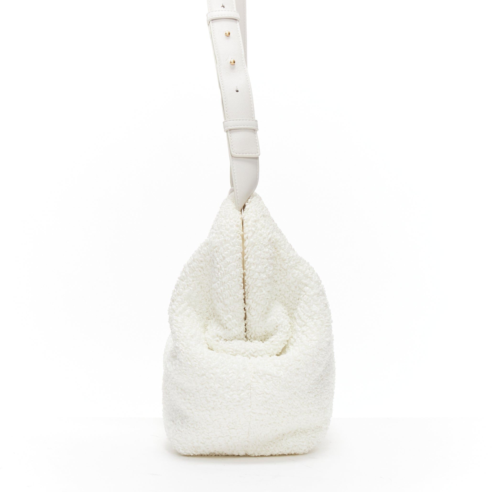 Bottega Veneta BOTTEGA VENETA Point Triangle white sponge boucle curly raffia leather shoulder bag Size ONE SIZE - 4 Thumbnail