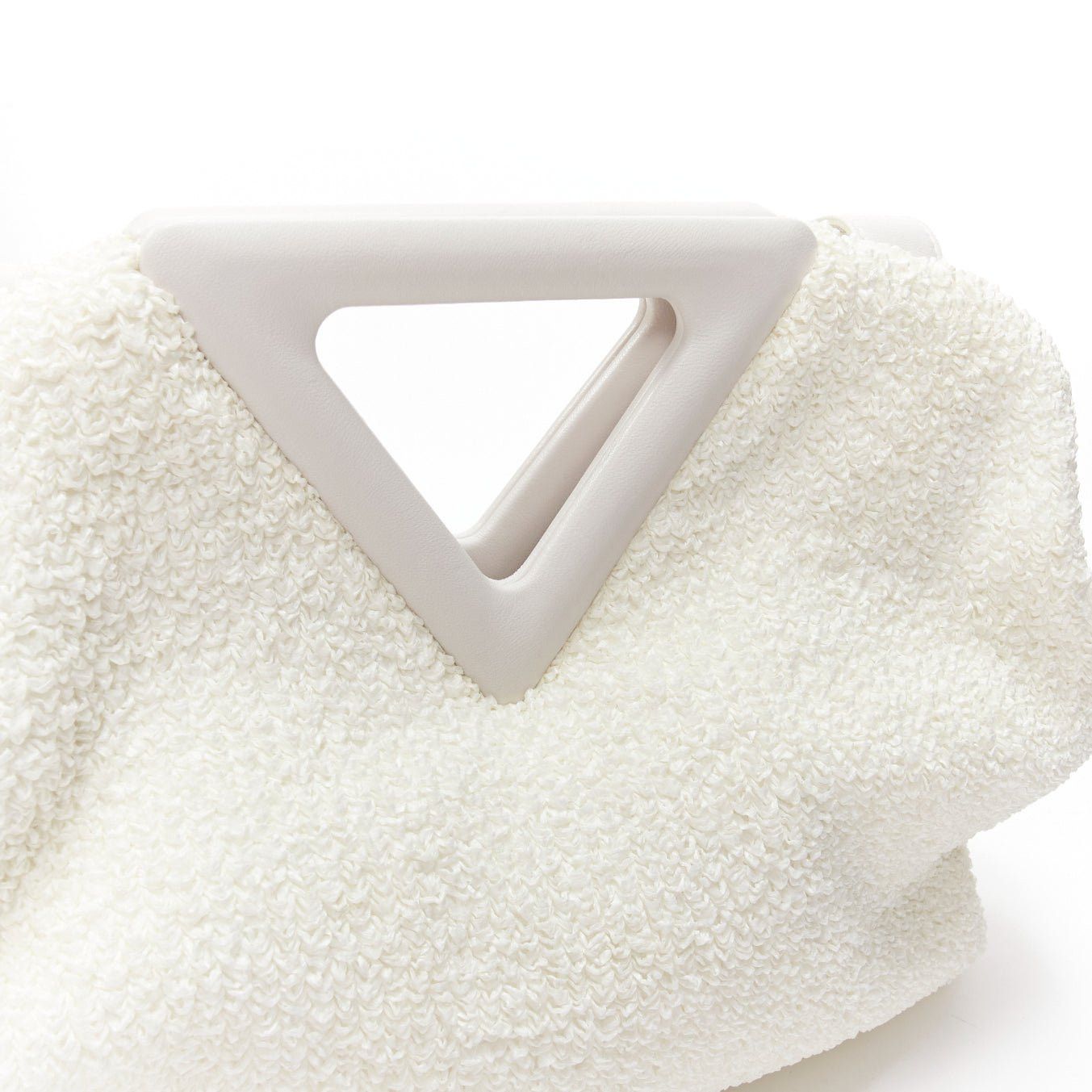 Bottega Veneta BOTTEGA VENETA Point Triangle white sponge boucle curly raffia leather shoulder bag Size ONE SIZE - 7 Thumbnail