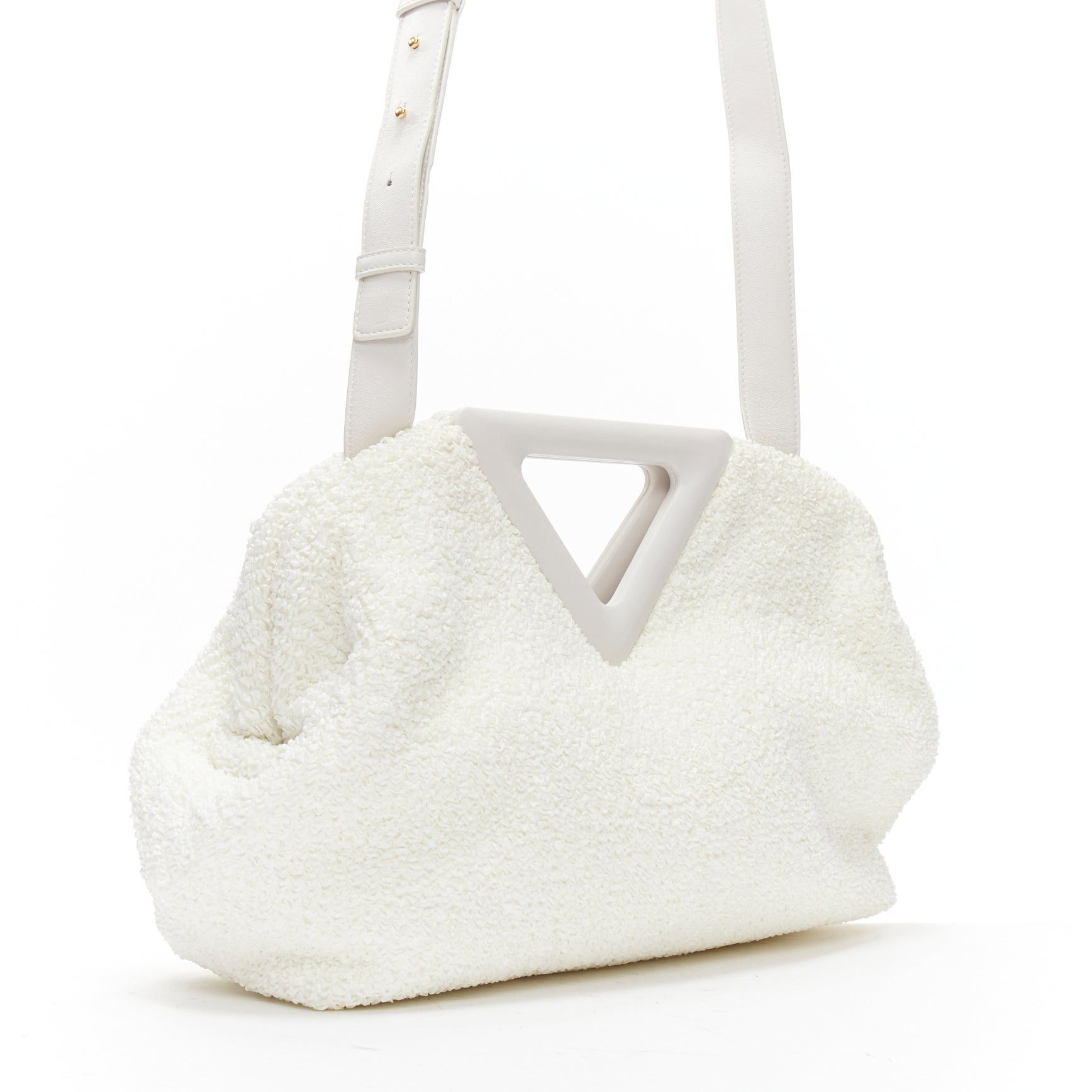 Bottega Veneta BOTTEGA VENETA Point Triangle white sponge boucle curly raffia leather shoulder bag Size ONE SIZE - 3 Thumbnail
