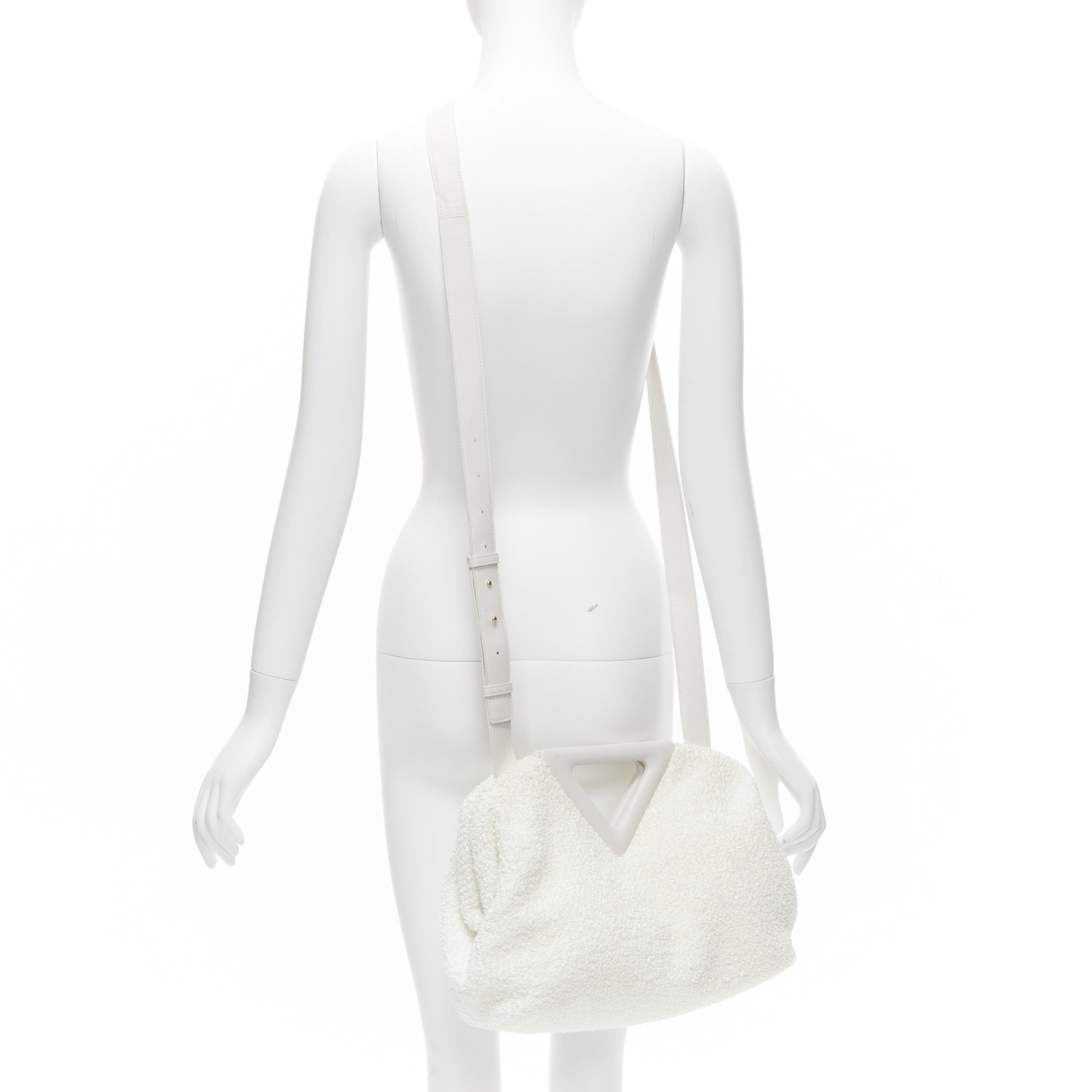 Bottega Veneta BOTTEGA VENETA Point Triangle white sponge boucle curly raffia leather shoulder bag Size ONE SIZE - 2 Thumbnail