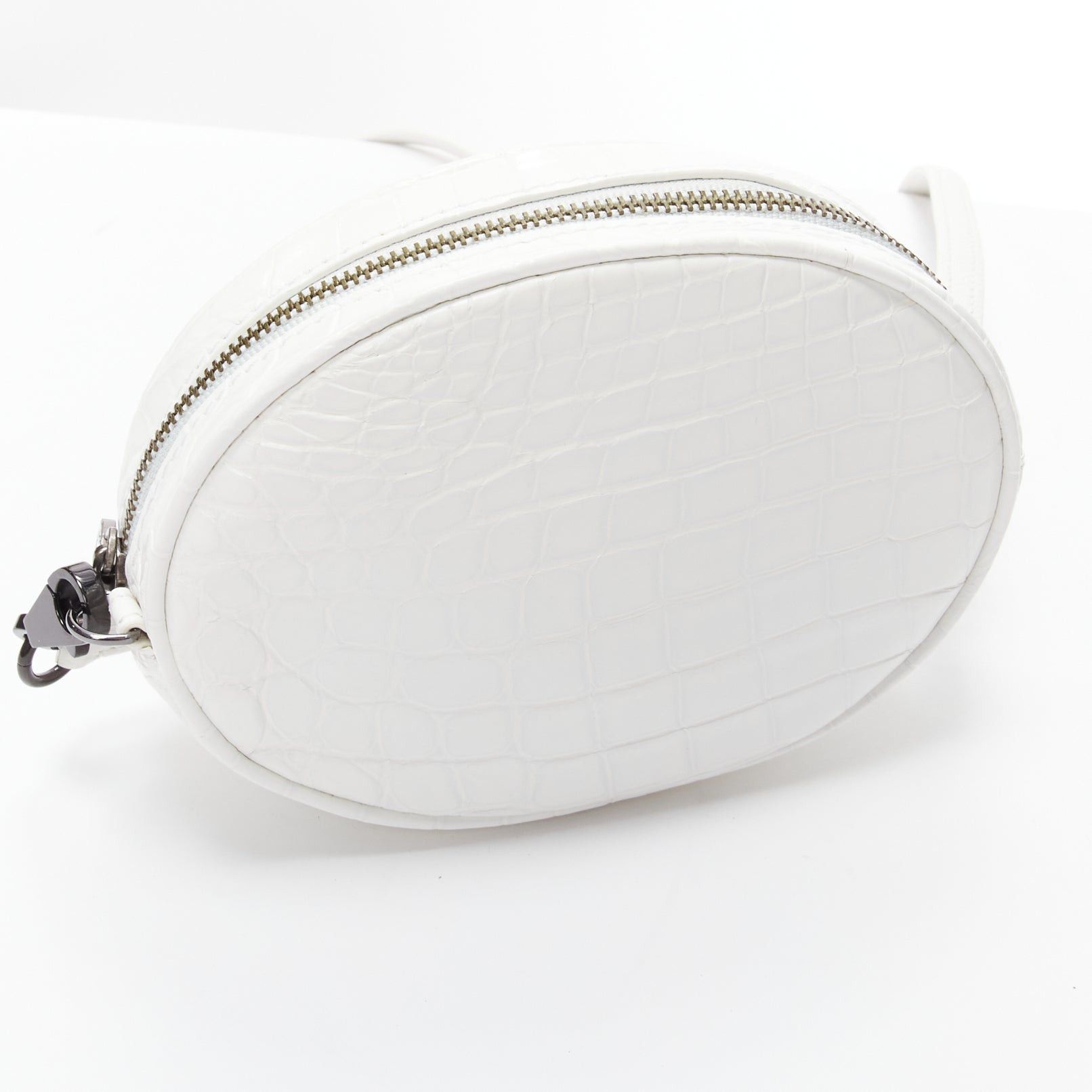 Other FERIDA YANG Emma white matte scaled leather oval crossbody belt bag Size ONE SIZE - 7 Thumbnail