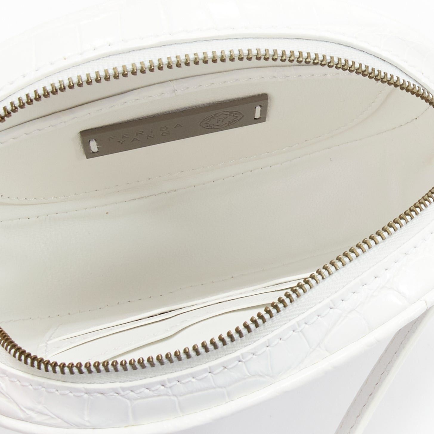Other FERIDA YANG Emma white matte scaled leather oval crossbody belt bag Size ONE SIZE - 10 Thumbnail