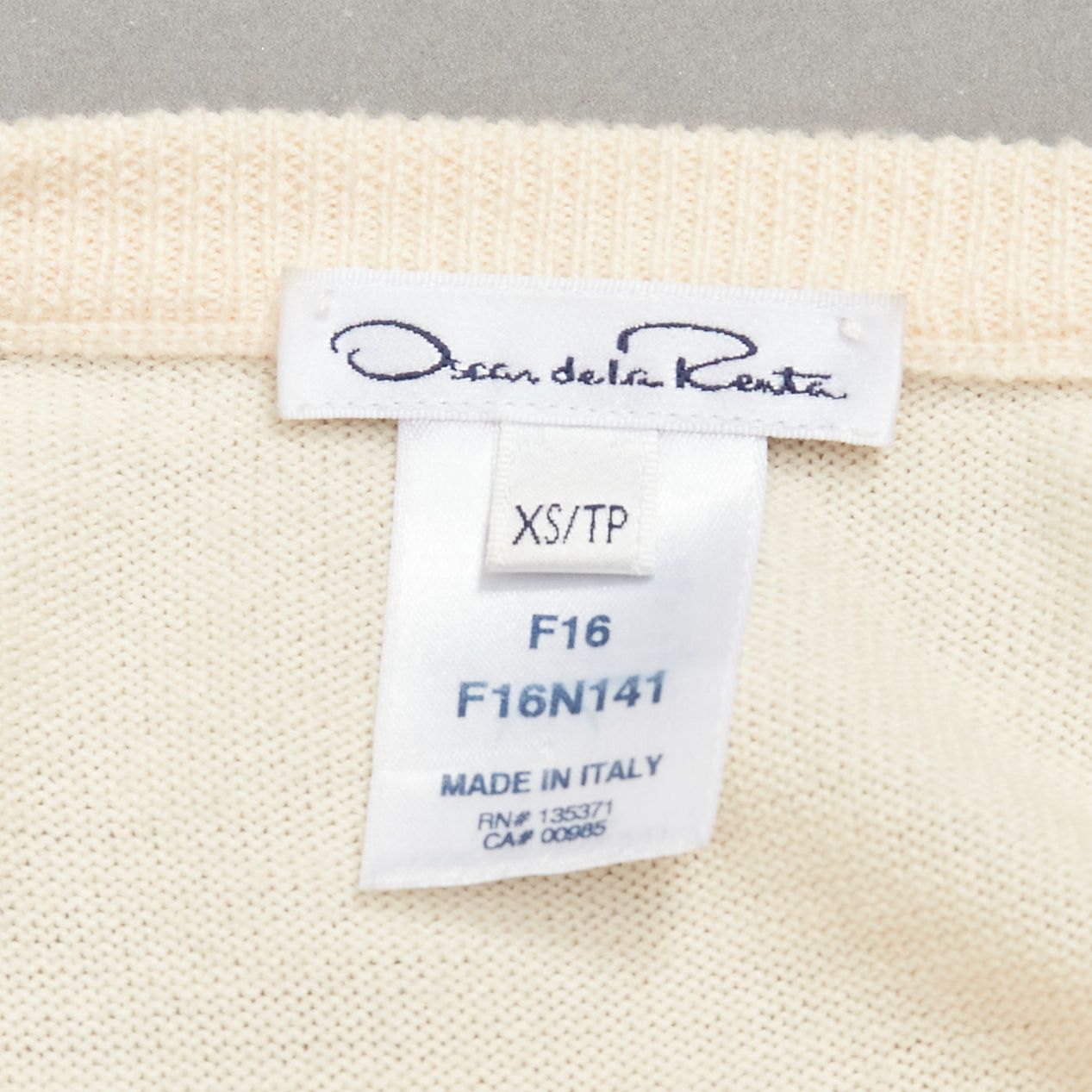 Oscar De La Renta OSCAR DE LA RENTA cream lace flare sleeve chiffon insert hi low hem sweater XS Size XS / US 0-2 / IT 36-38 - 8 Thumbnail