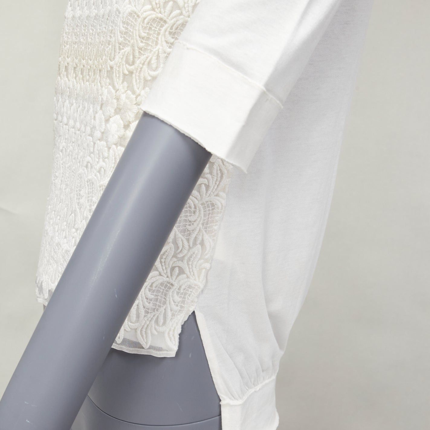Giambattista Valli GIAMBATTISTA VALLI white cotton blend lace overlay front tshirt IT38 XS Size XS / US 0-2 / IT 36-38 - 2 Thumbnail