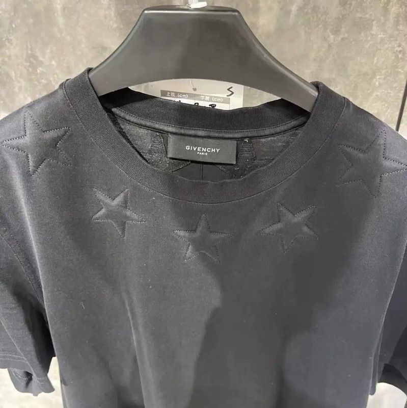 Givenchy Givenchy Men's Black Cotton T-Shirt 0089 Size US S / EU 44-46 / 1 - 3 Thumbnail