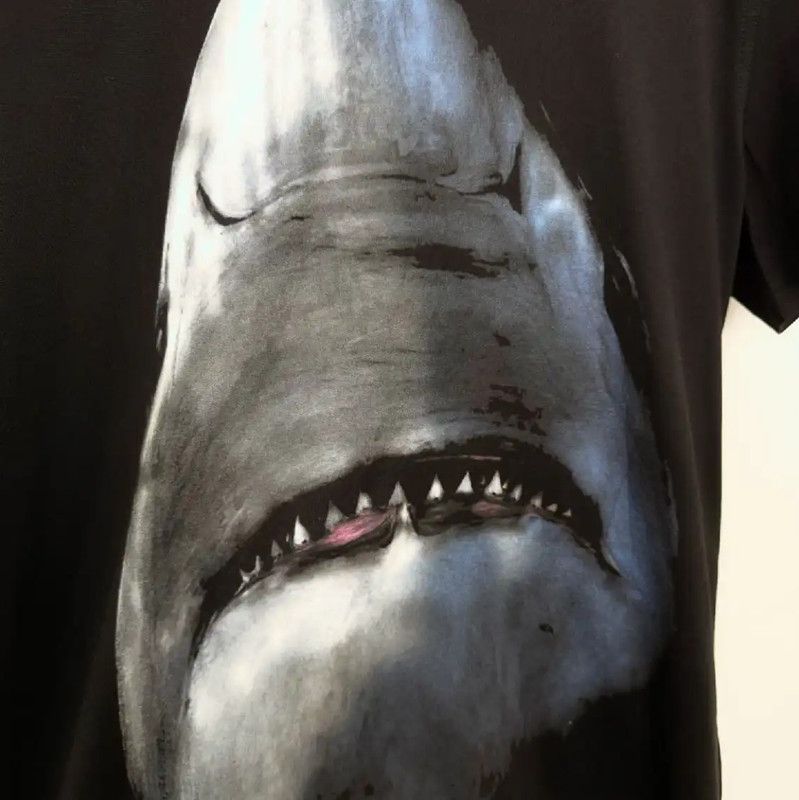 Givenchy Givenchy Black Cotton Shark Print T-Shirt 0089 Size US L / EU 52-54 / 3 - 3 Thumbnail