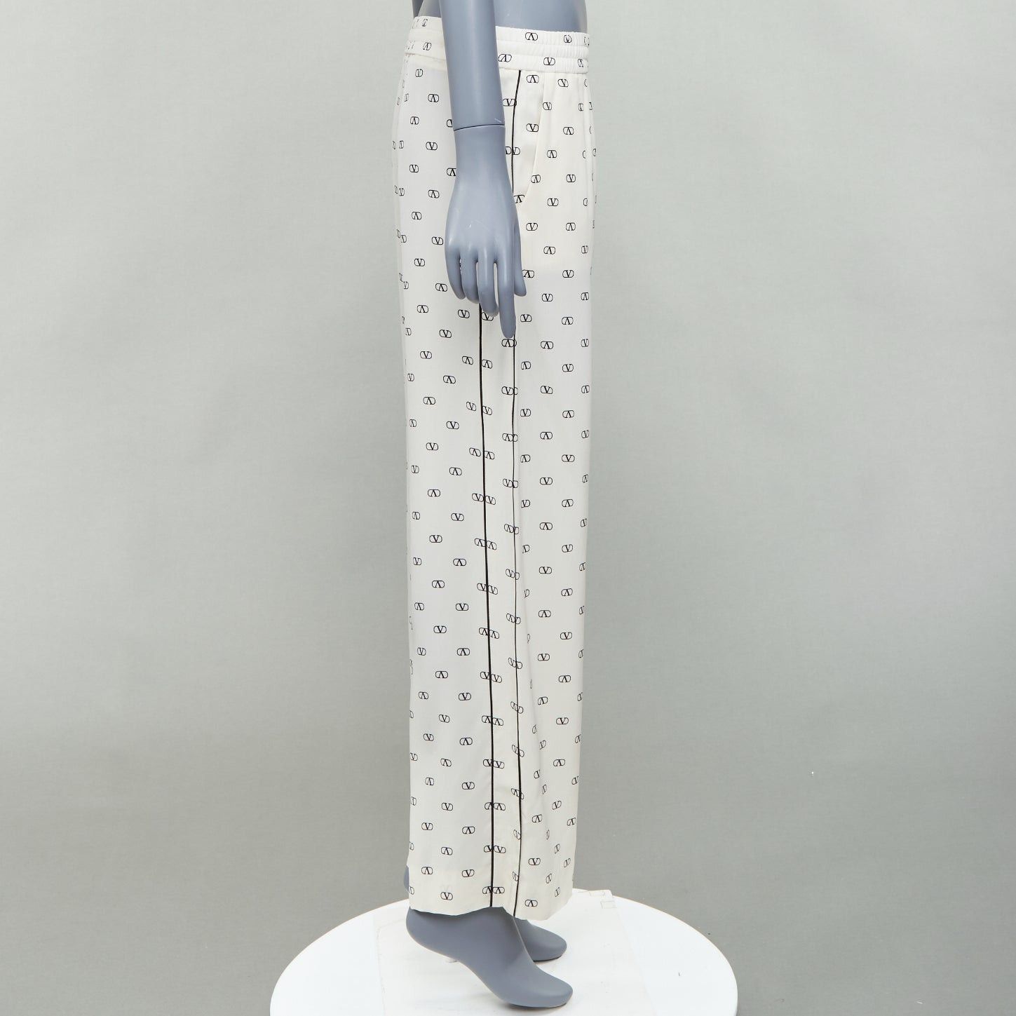 Valentino VALENTINO 100% silk cream V logo black trim pajama pants IT36 XXS Size 25" / US 0 / IT 36 - 4 Thumbnail