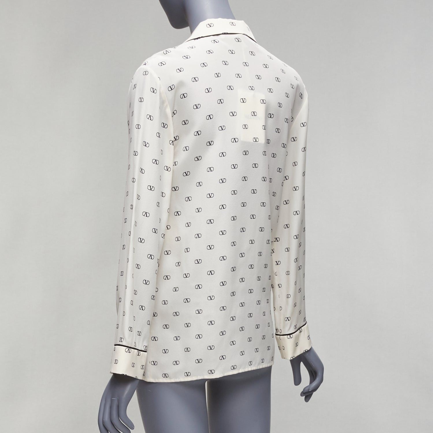Valentino VALENTINO cream 100% silk V logo black piping collared pajama shirt IT36 XXS Size XS / US 0-2 / IT 36-38 - 6 Thumbnail
