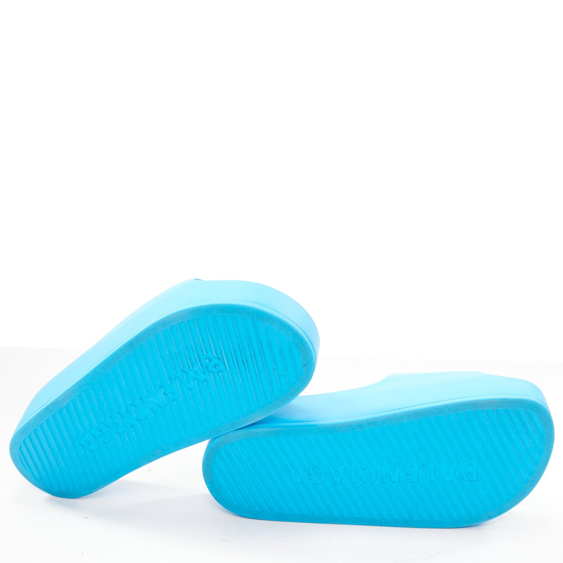 Balenciaga BALENCIAGA sky blue logo embossed rubber platform chunky slides EU38 Size US 8 / IT 38 - 11 Thumbnail
