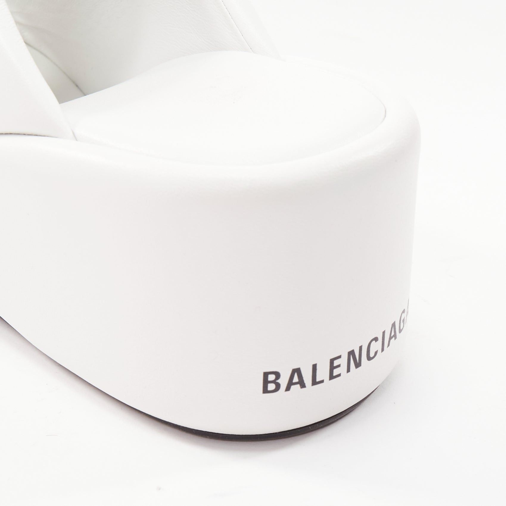 Balenciaga BALENCIAGA Rise white calf leather black logo padded wedged slides EU38 Size US 8 / IT 38 - 8 Thumbnail