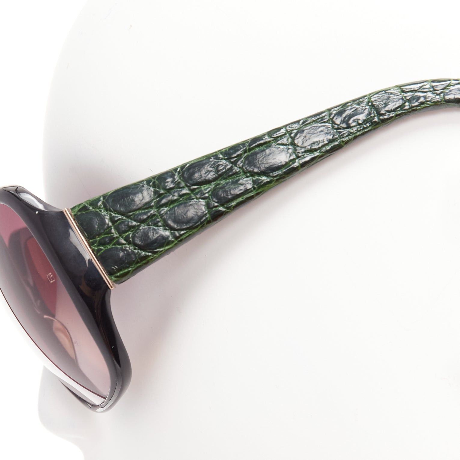 Linda Farrow LINDA FARROW Luxe LFL18 green scaled leather arms black oversized sunglasses Size ONE SIZE - 6 Thumbnail
