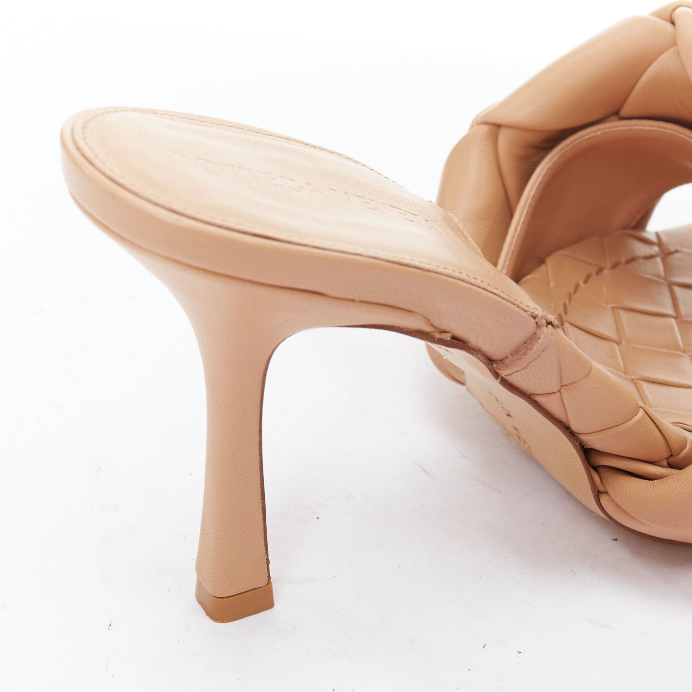 Bottega Veneta BOTTEGA VENETA Nappa Maxi Intrecciato Lido nude leather chunky sandals EU37 Size US 7 / IT 37 - 8 Thumbnail