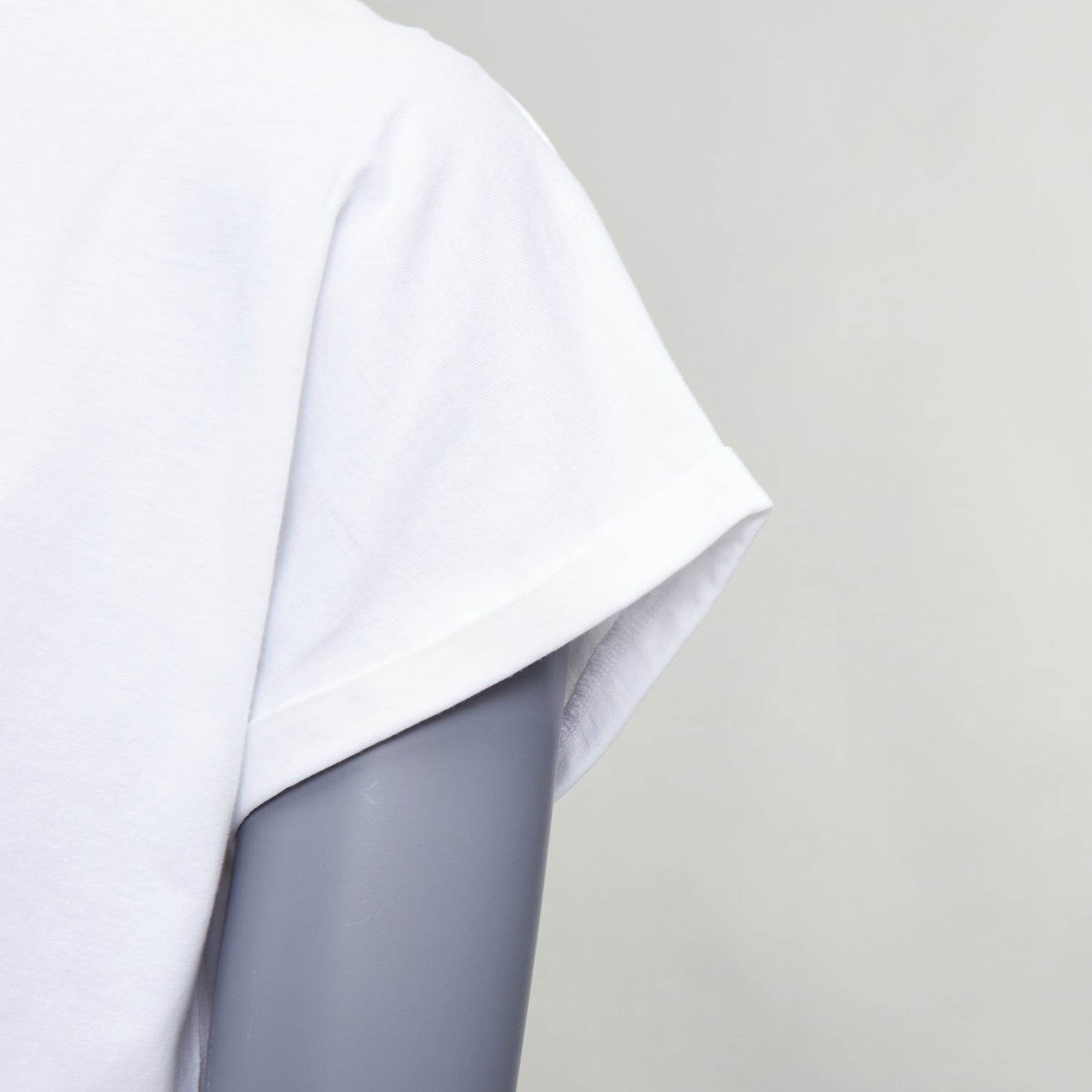 Balmain BALMAIN white cotton black logo felt print cap roll sleeve tshirt XS Size S / US 4 / IT 40 - 7 Thumbnail