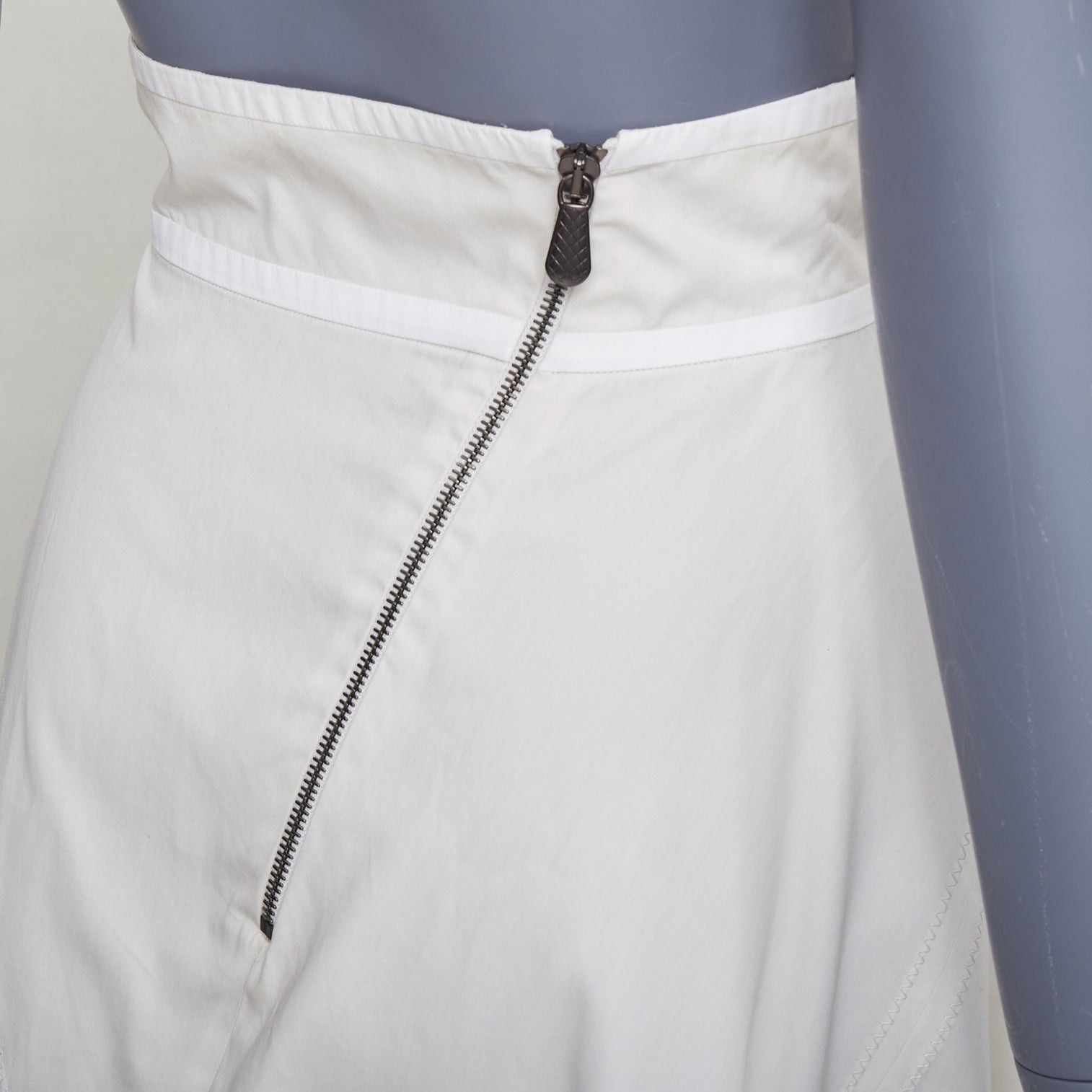 Bottega Veneta BOTTEGA VENETA light grey cotton diagonal zip Aline skirt IT36 XXS Size 25" / US 0 / IT 36 - 2 Thumbnail
