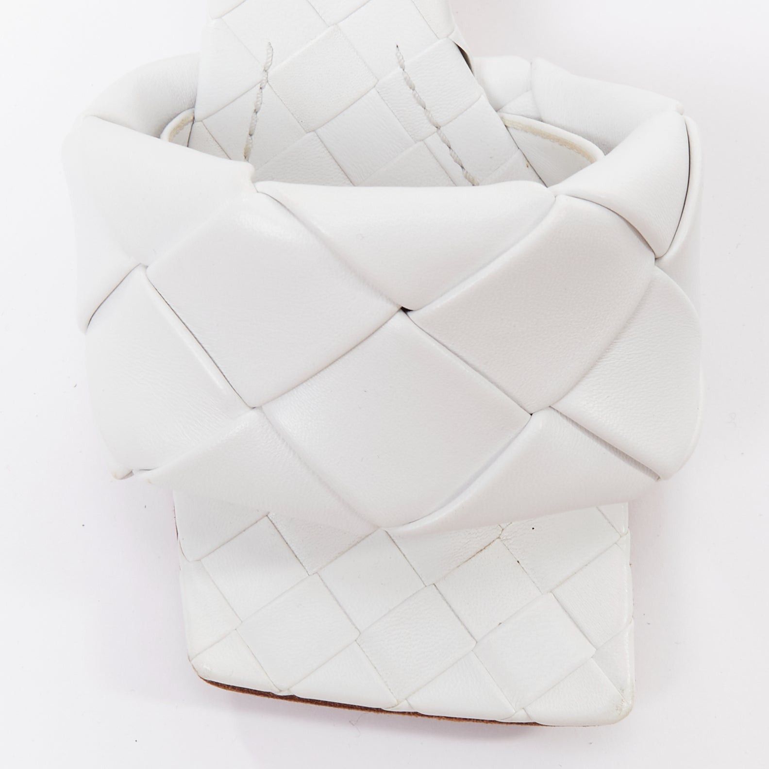 Bottega Veneta BOTTEGA VENETA Lido Optic White maxi woven lambskin mule heels EU37 Size US 7 / IT 37 - 6 Thumbnail