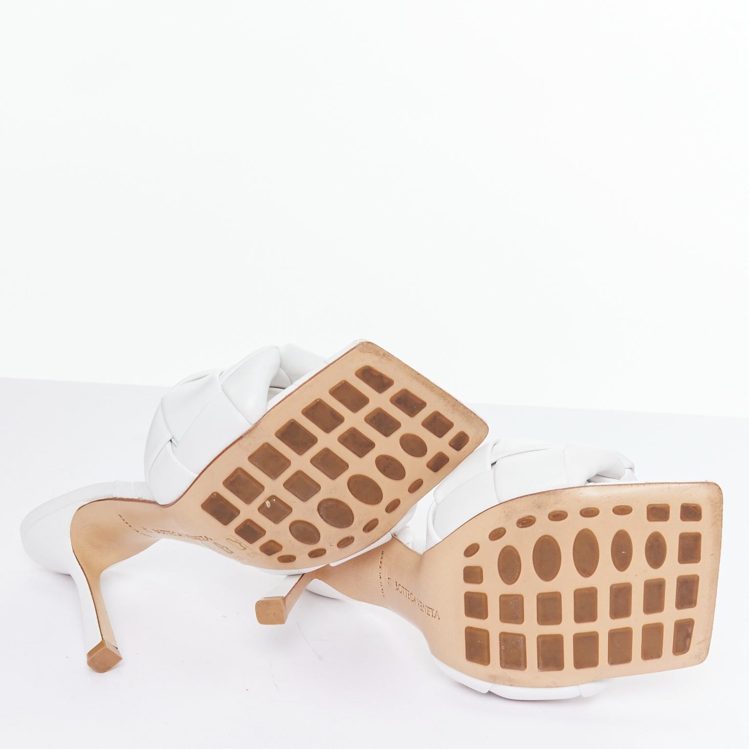 Bottega Veneta BOTTEGA VENETA Lido Optic White maxi woven lambskin mule heels EU37 Size US 7 / IT 37 - 11 Thumbnail