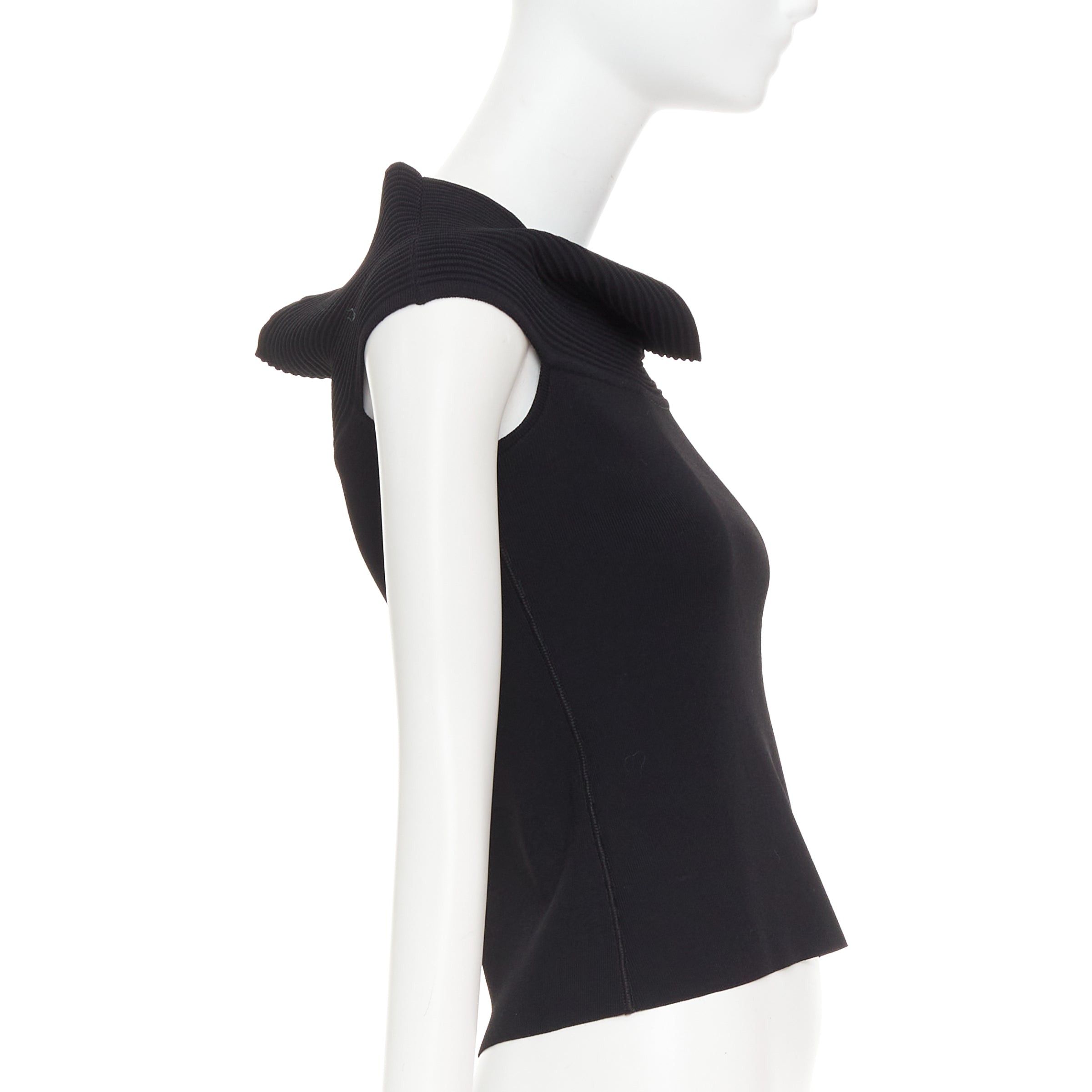 Oscar De La Renta OSCAR DE LA RENTA R10 black viscose blend cowl neck short top S Size S / US 4 / IT 40 - 4 Thumbnail