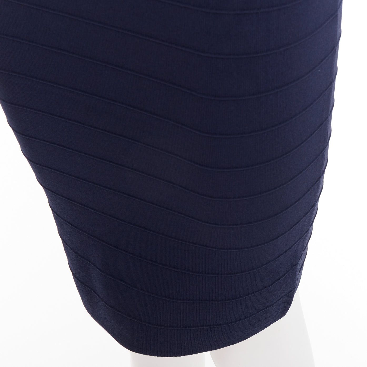 Donna Karan DONNA KARAN navy viscose blend bateau neck bandage bodycon dress S Size S / US 4 / IT 40 - 7 Thumbnail